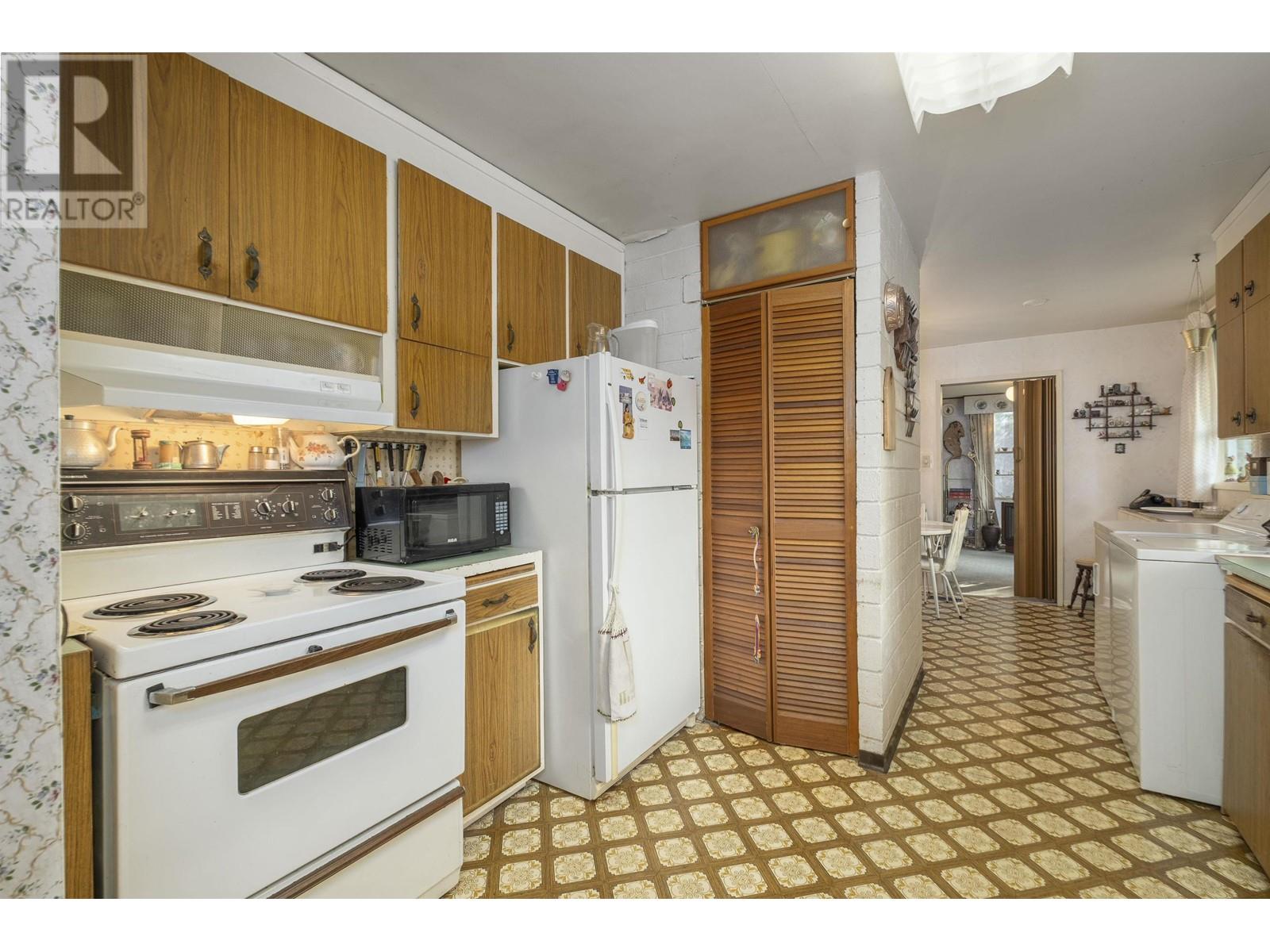 1950 Alderlynn Drive, North Vancouver, British Columbia  V7J 2S9 - Photo 12 - R2978435