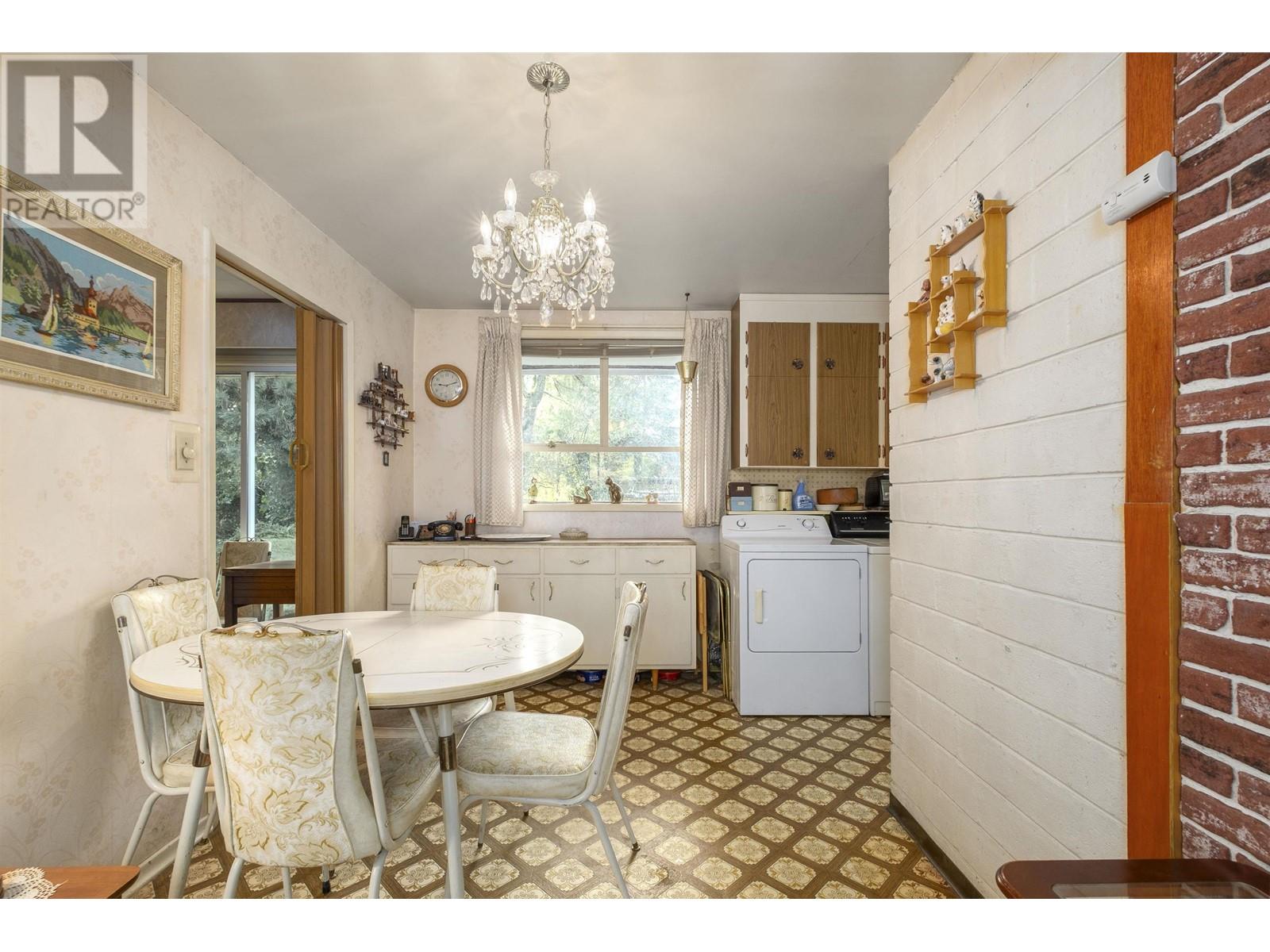 1950 Alderlynn Drive, North Vancouver, British Columbia  V7J 2S9 - Photo 9 - R2978435