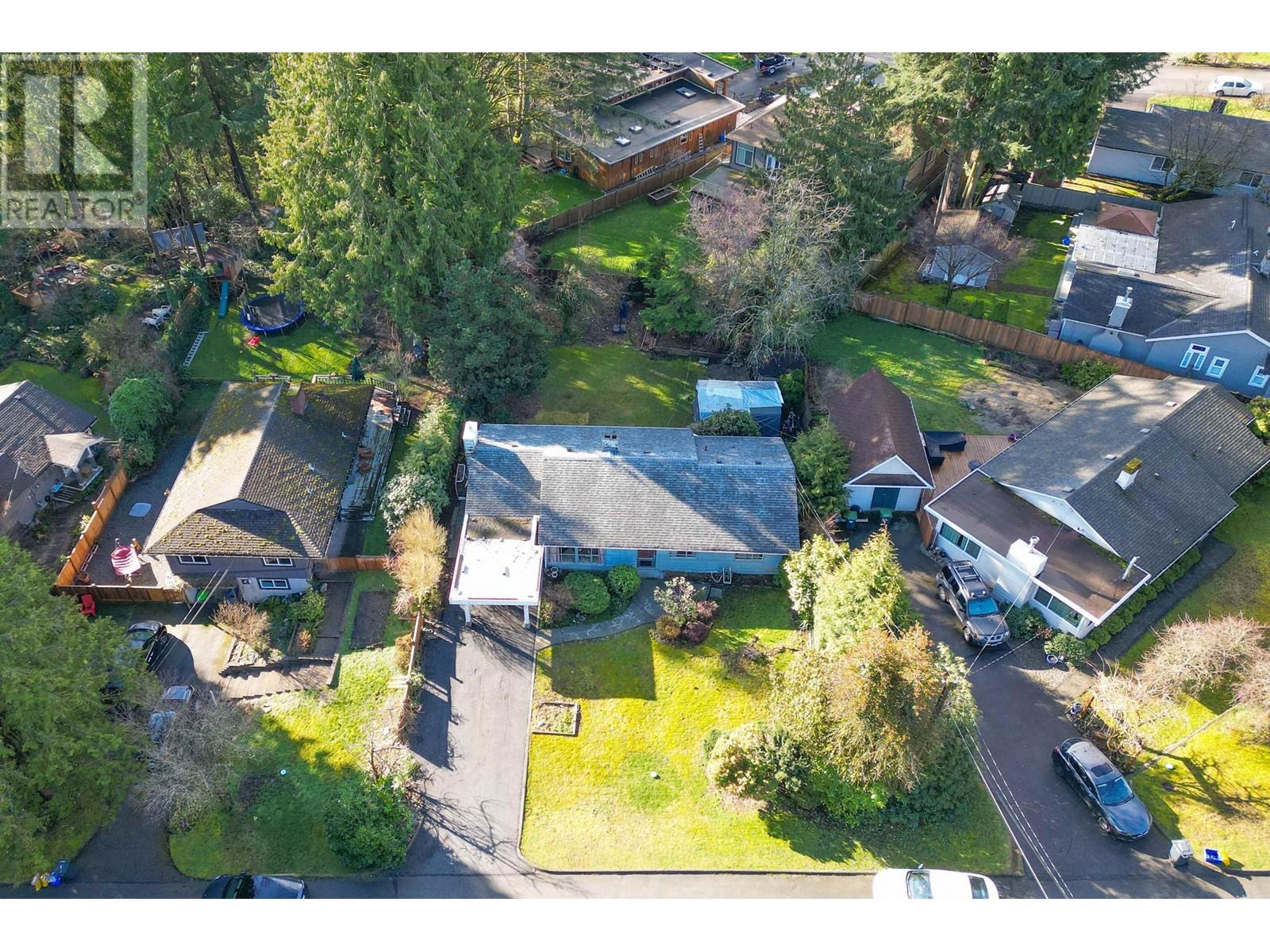 1950 Alderlynn Drive, North Vancouver, British Columbia  V7J 2S9 - Photo 2 - R2978435