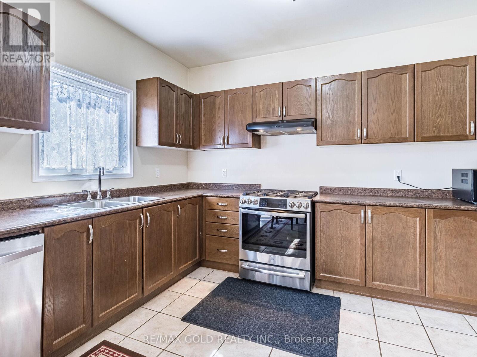 221 Valleyway Drive, Brampton, Ontario  L6X 0N9 - Photo 18 - W11967289