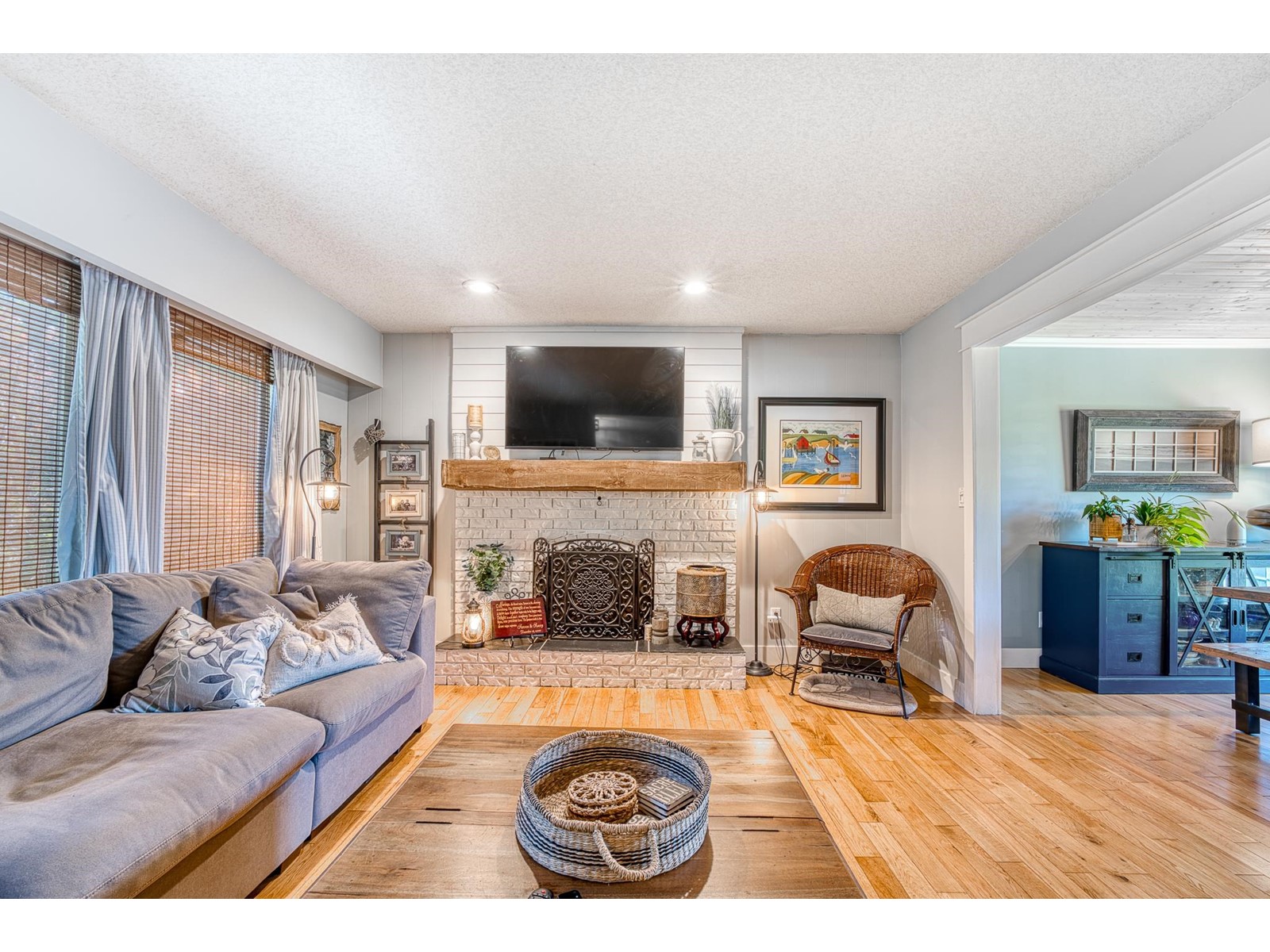 15461 Roper Avenue, White Rock, British Columbia  V4B 2G4 - Photo 6 - R2978789
