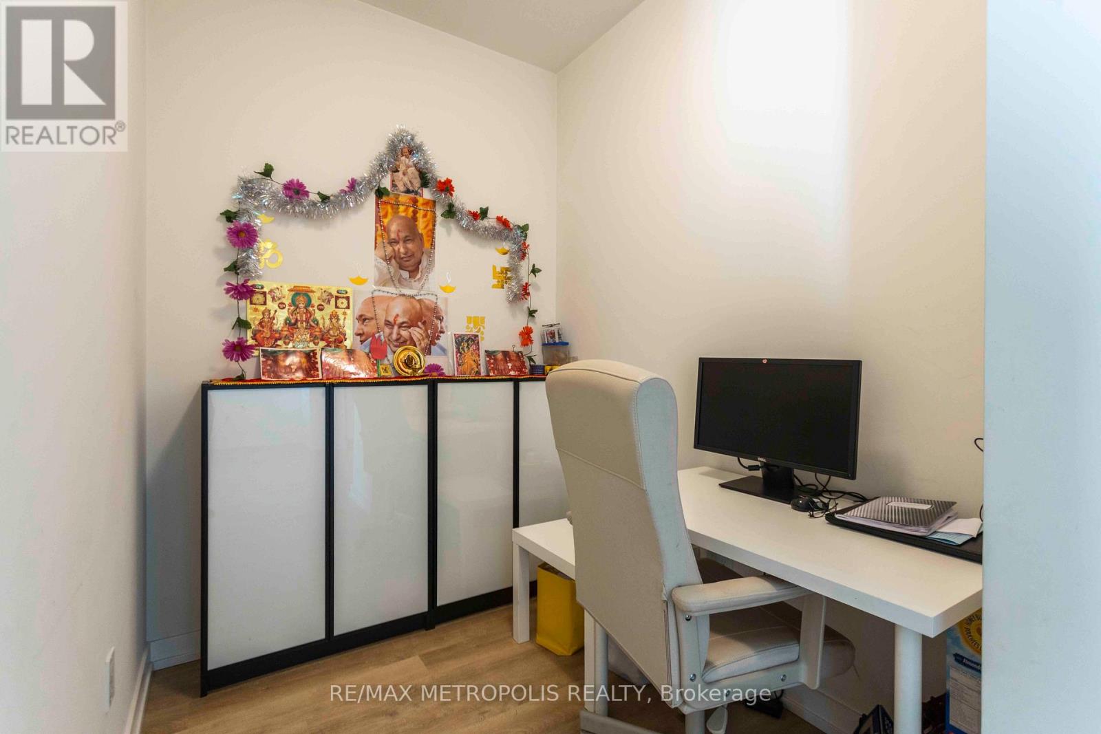 308 - 2300 St Clair Avenue W, Toronto, Ontario  M6N 0B3 - Photo 6 - W12024587