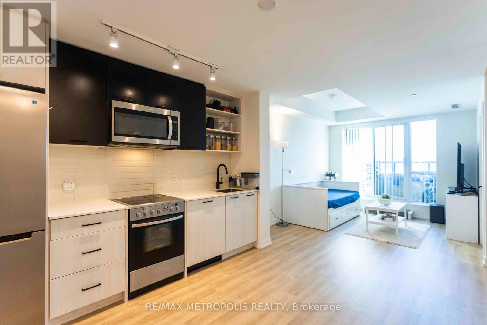 308 - 2300 St Clair Avenue W, Toronto, Ontario  M6N 0B3 - Photo 8 - W12024587