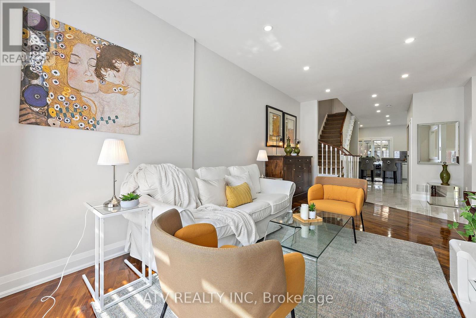 Property at 6 BLUEWATER COURT image 3