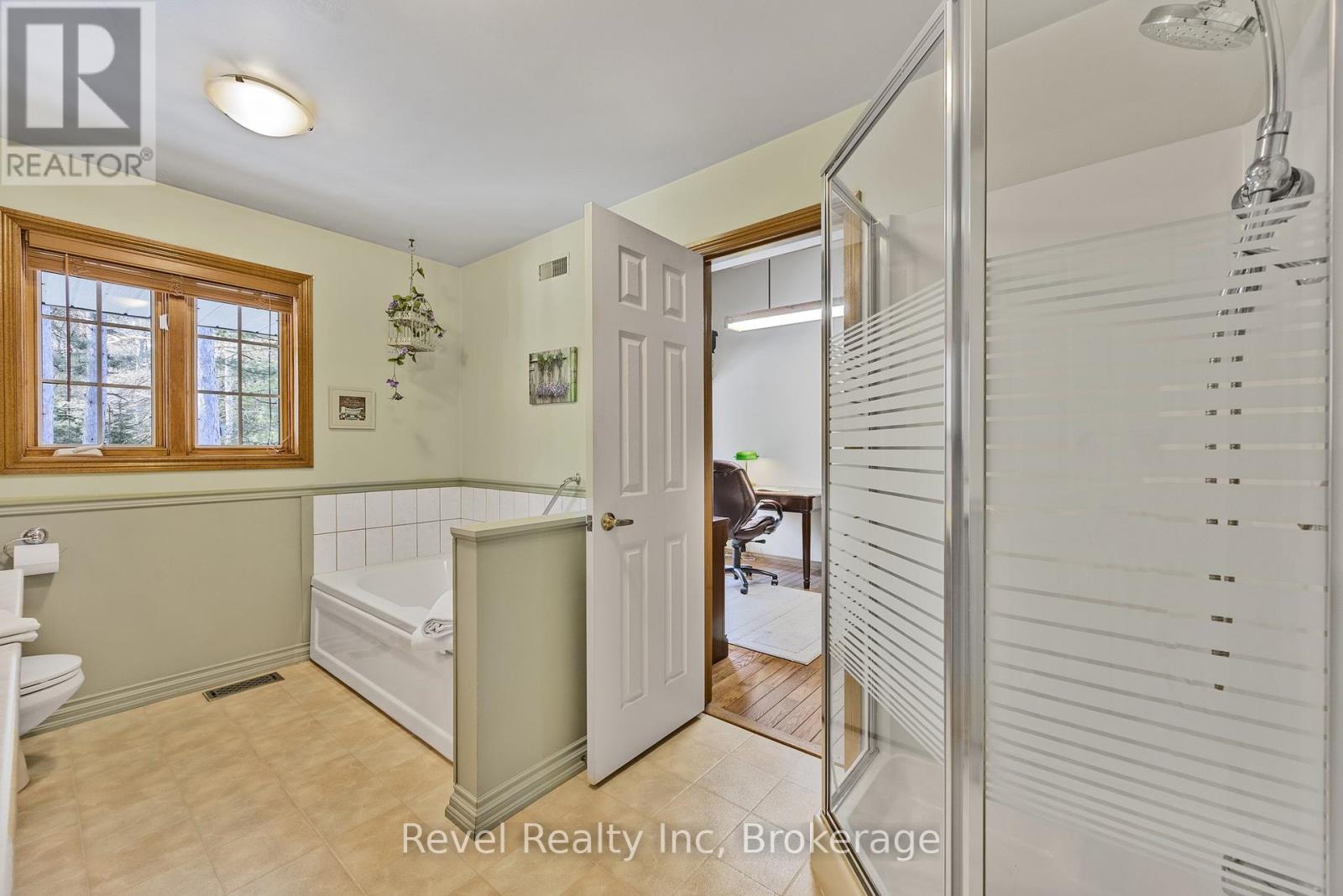 619 Pennorth Drive, Tiny, Ontario  L0L 2J0 - Photo 13 - S12024318