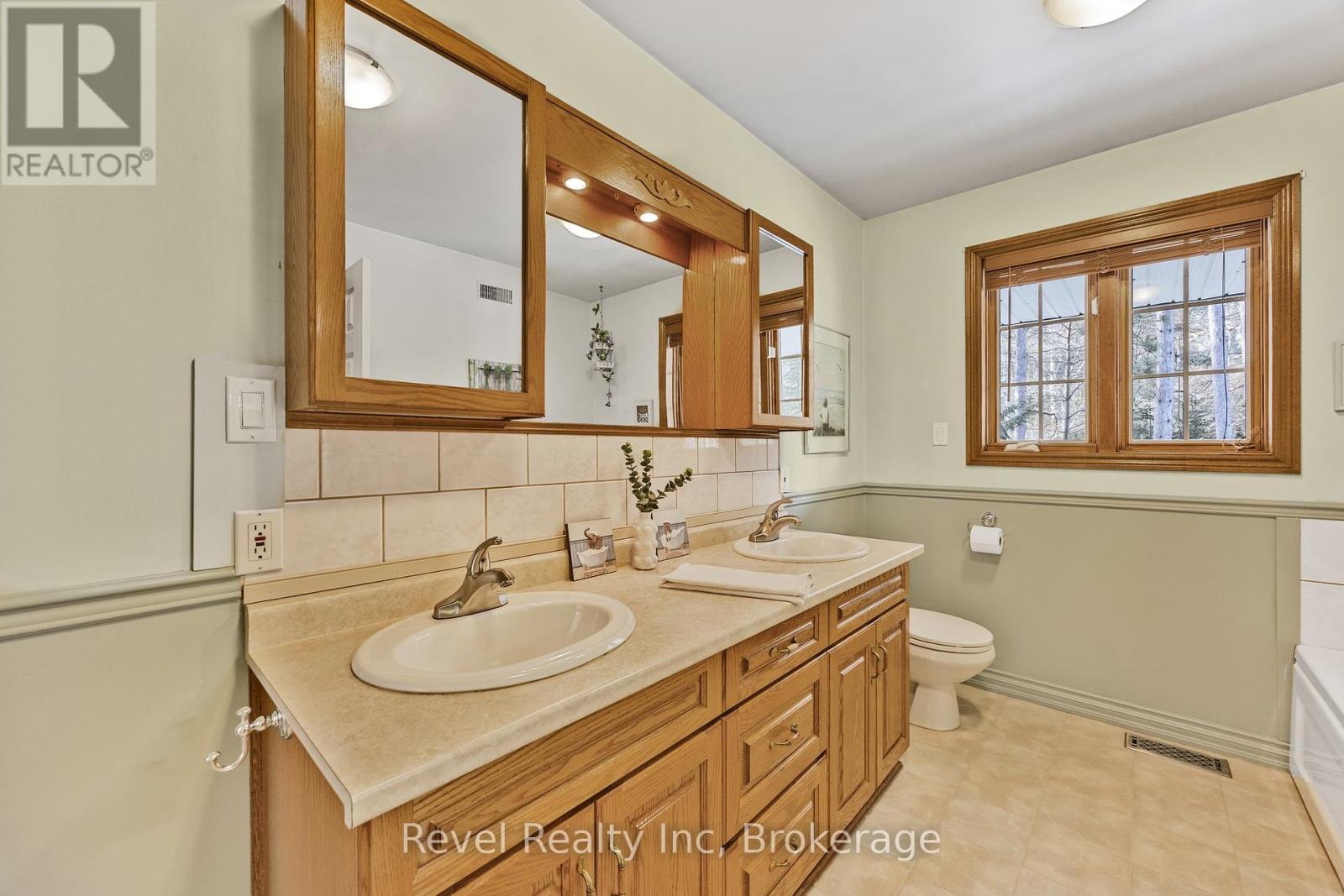619 Pennorth Drive, Tiny, Ontario  L0L 2J0 - Photo 14 - S12024318