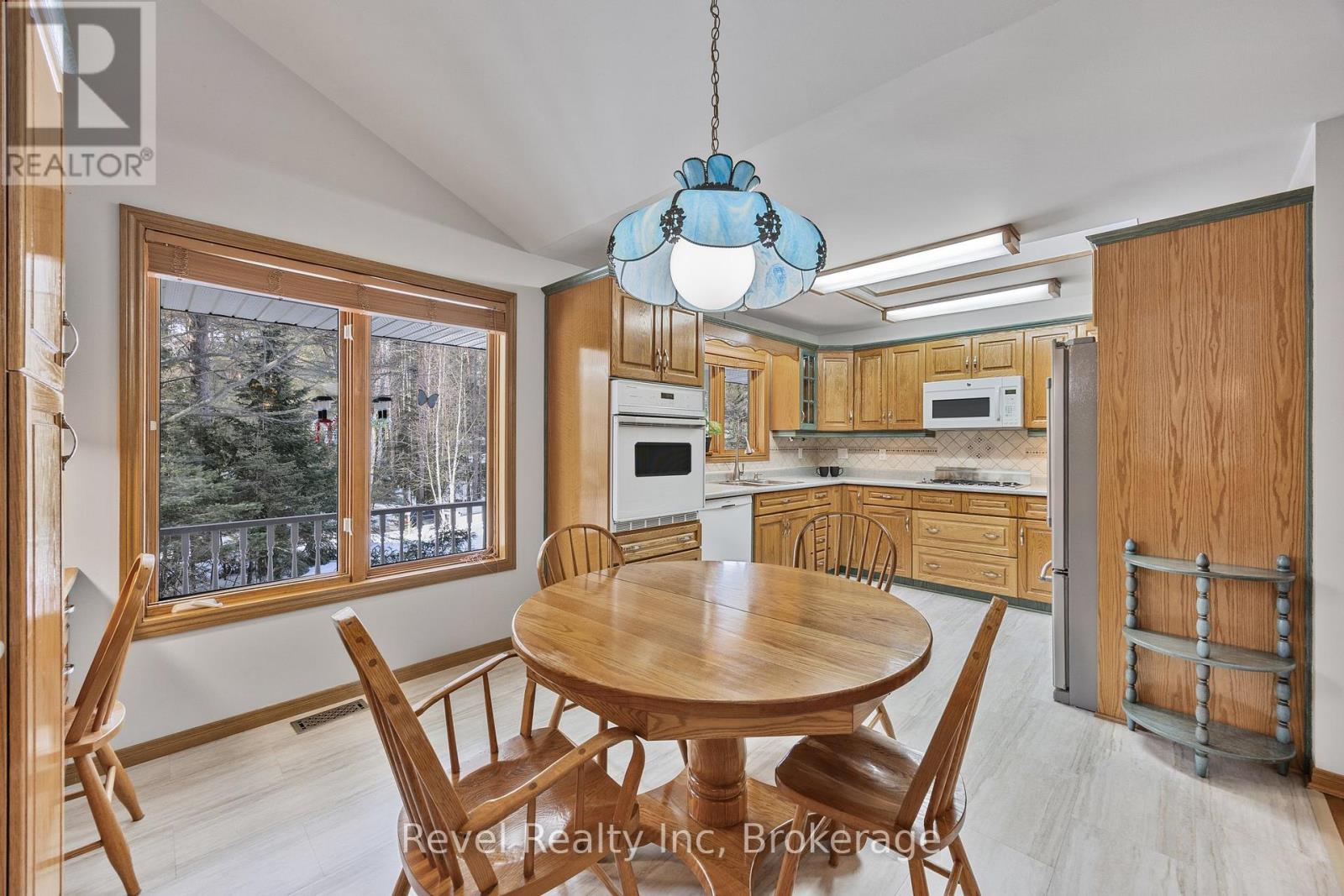 619 Pennorth Drive, Tiny, Ontario  L0L 2J0 - Photo 7 - S12024318