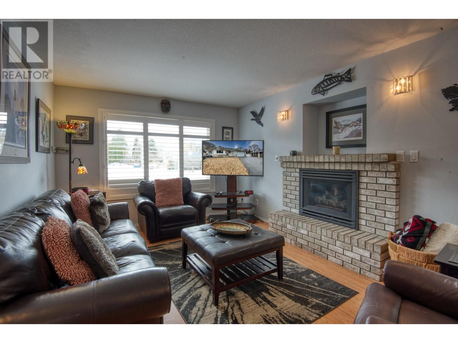 Property at 5338 Camlyn Court image 3