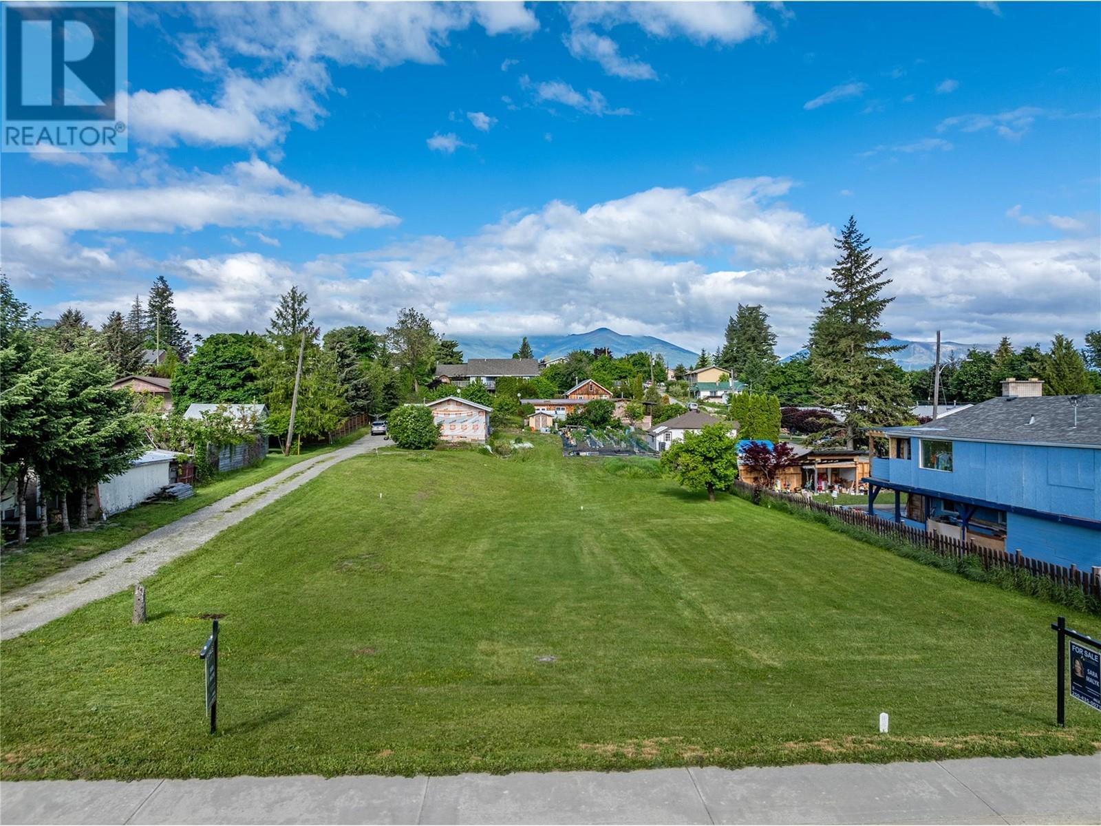 513 16th Avenue, Creston, British Columbia  V0b 1G5 - Photo 4 - 10339425