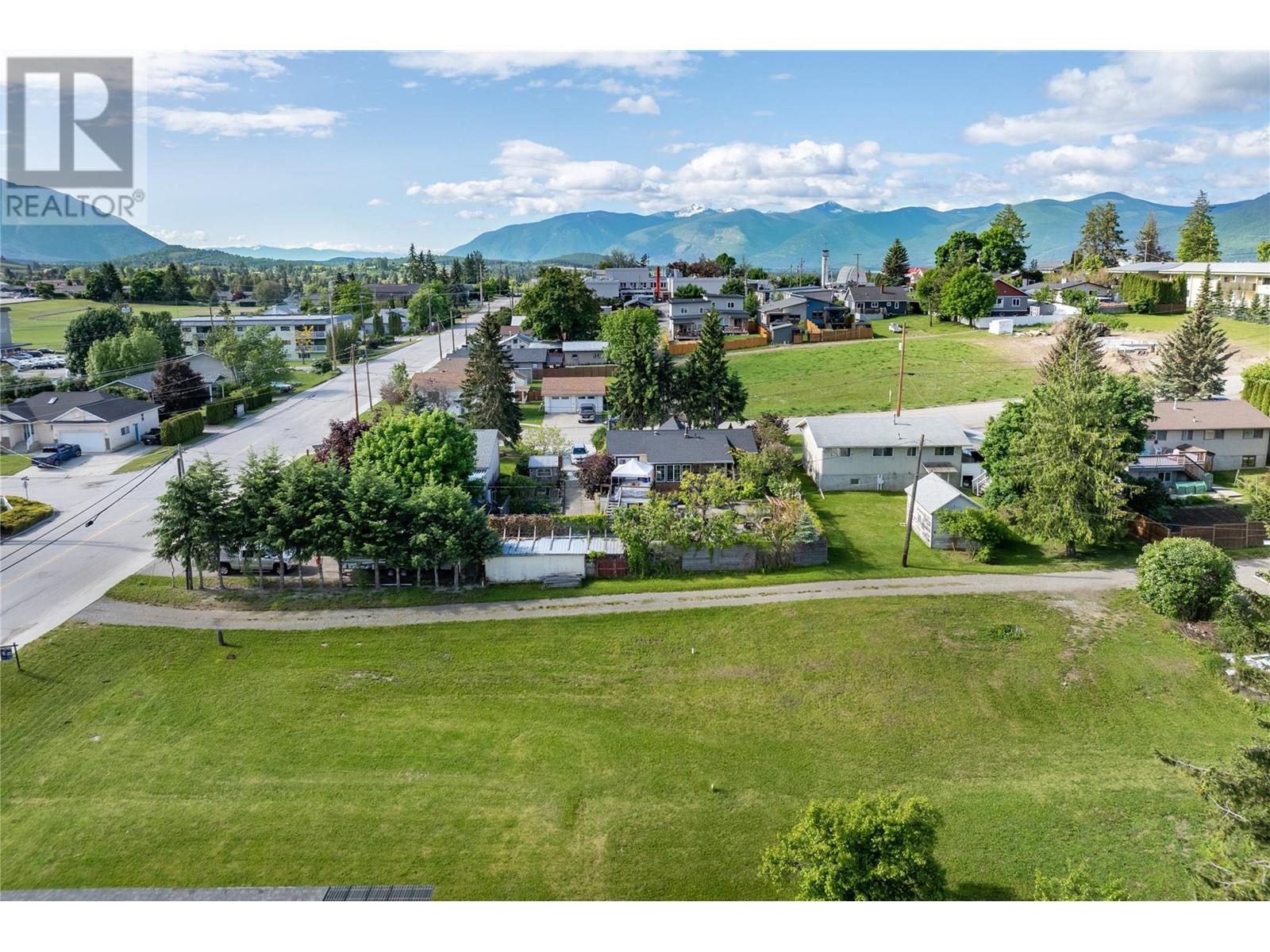 513 16th Avenue, Creston, British Columbia  V0b 1G5 - Photo 5 - 10339425