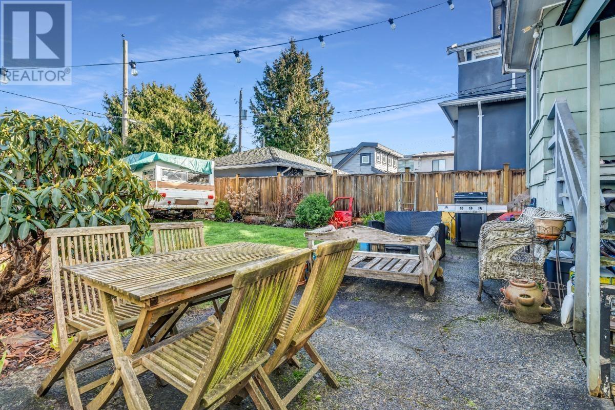 Listing Picture 23 of 34 : 2767 CHARLES STREET, Vancouver / 溫哥華 - 魯藝地產 Yvonne Lu Group - MLS Medallion Club Member