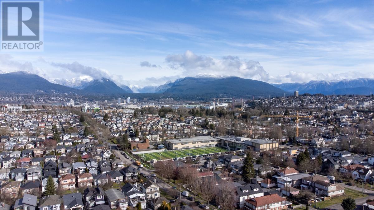 Listing Picture 30 of 34 : 2767 CHARLES STREET, Vancouver / 溫哥華 - 魯藝地產 Yvonne Lu Group - MLS Medallion Club Member