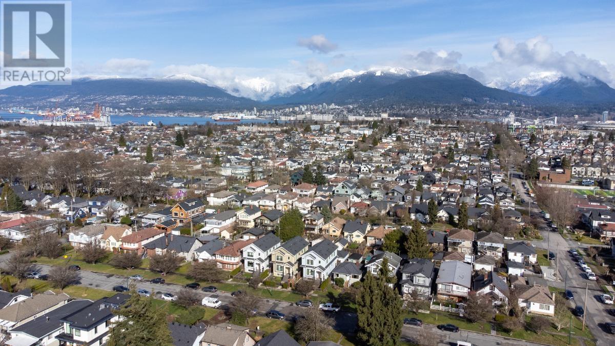 Listing Picture 27 of 34 : 2767 CHARLES STREET, Vancouver / 溫哥華 - 魯藝地產 Yvonne Lu Group - MLS Medallion Club Member