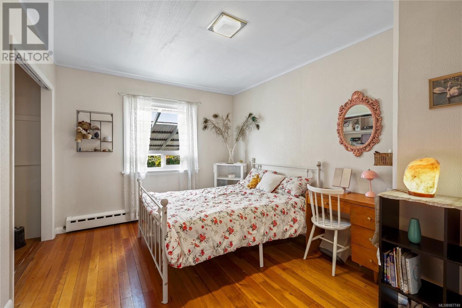 Property at 2936 ALDER St image 2