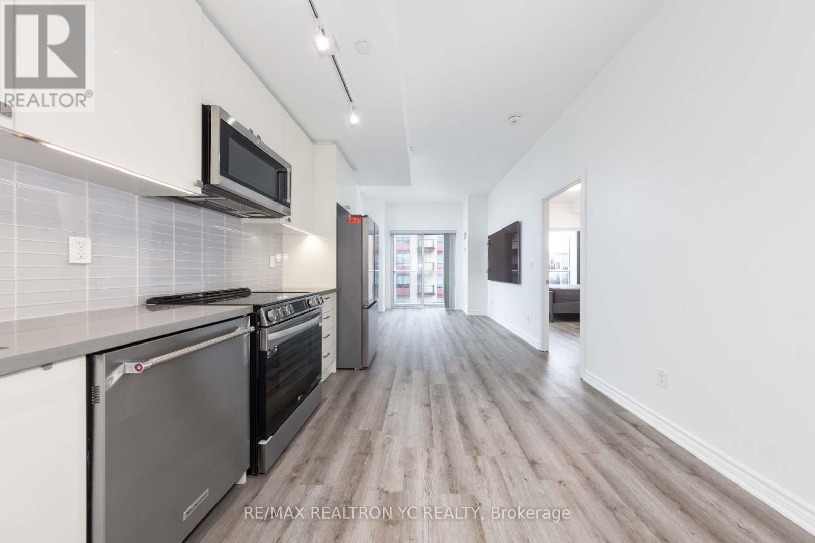 Property at 705 - 621 SHEPPARD AVENUE E image 3