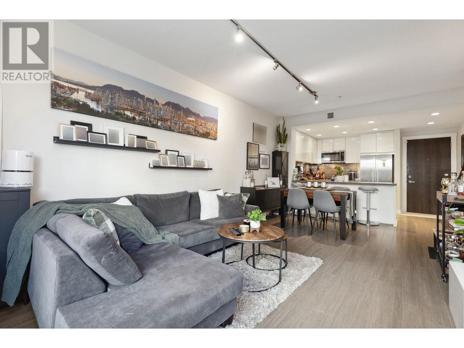 111 255 W 1ST STREET, north vancouver, British Columbia
