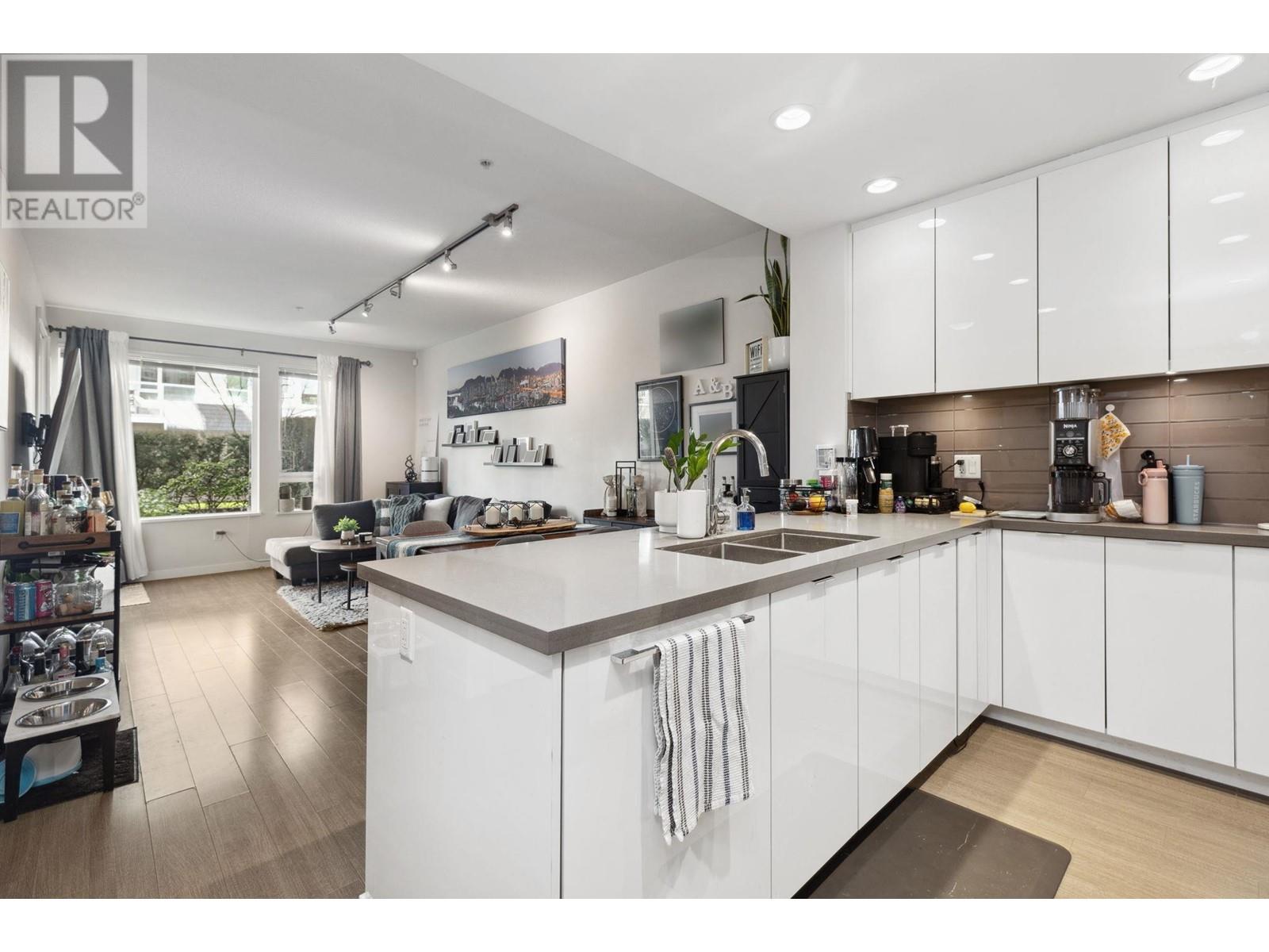 111 255 W 1st Street, North Vancouver, British Columbia  V7M 3G8 - Photo 4 - R2978397