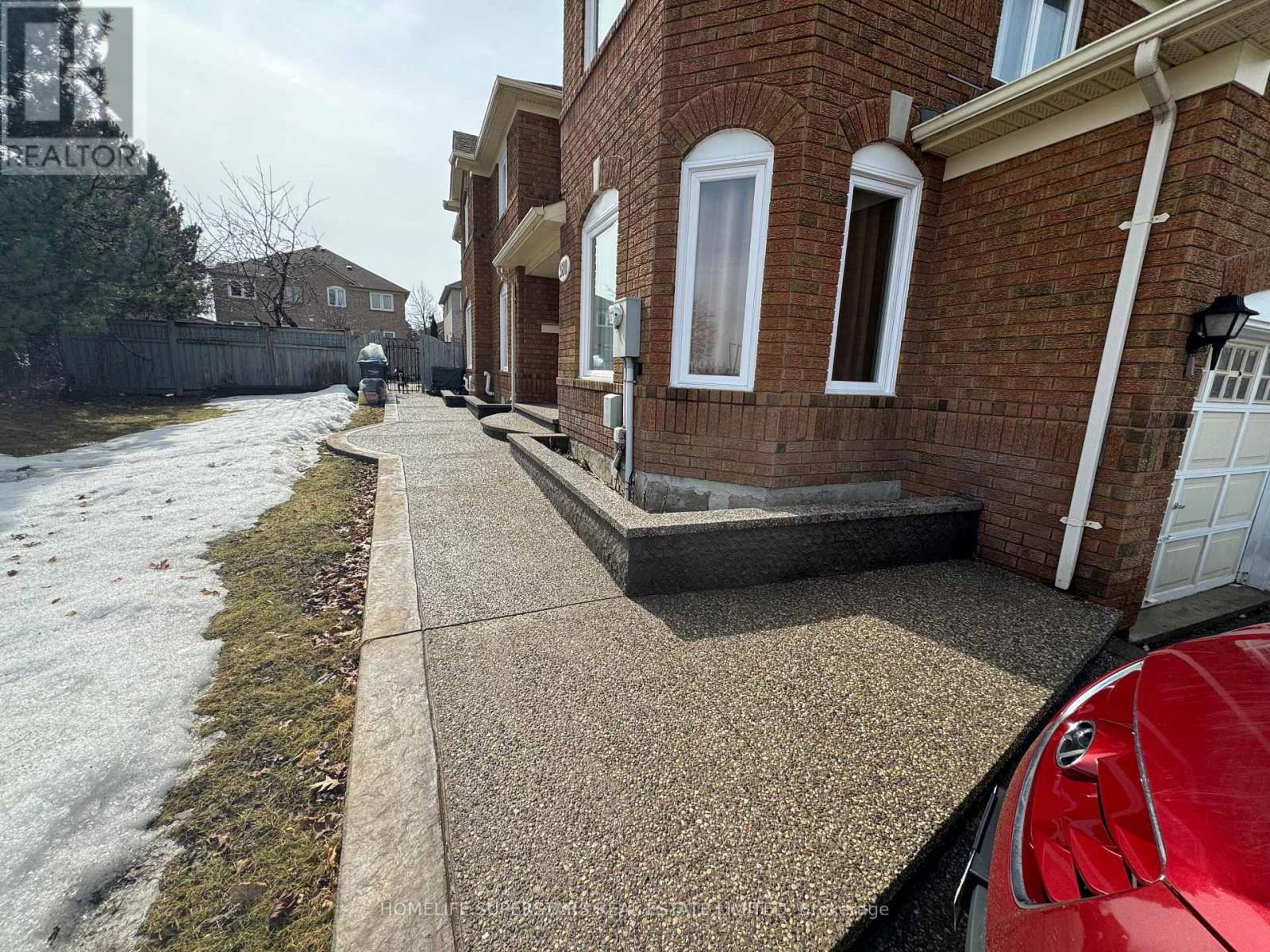 Property at 980 PETER ROBERTSON BOULEVARD image 4