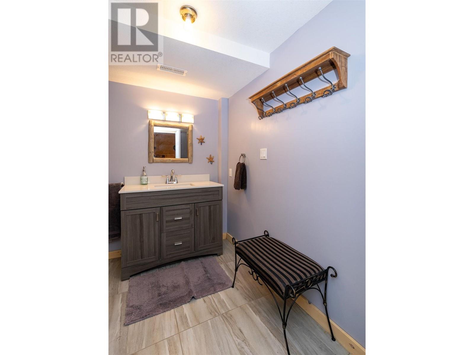 7796 Columbia Drive, Anglemont, British Columbia  V0E 1M8 - Photo 46 - 10339440