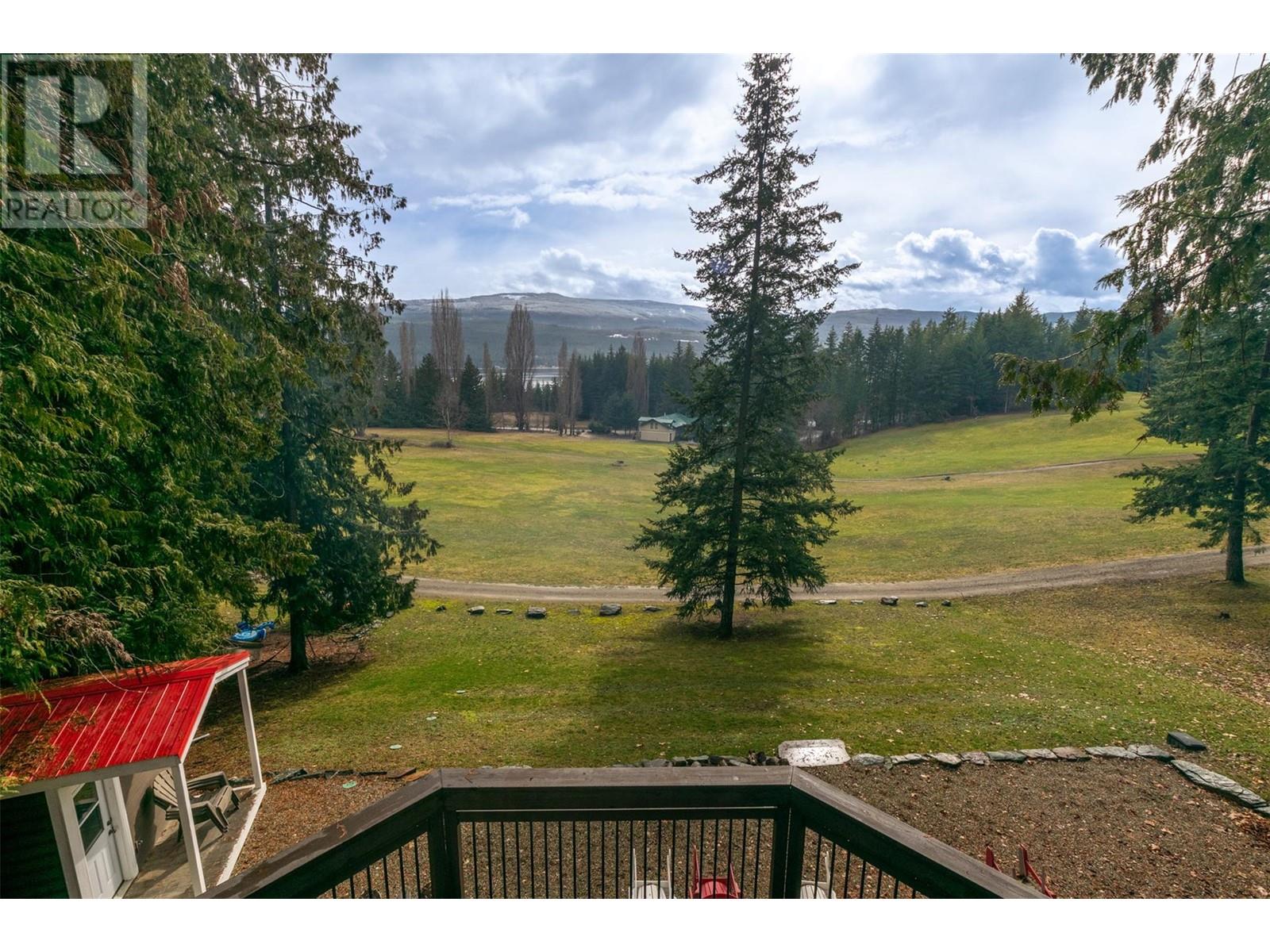 7796 Columbia Drive, Anglemont, British Columbia  V0E 1M8 - Photo 3 - 10339440