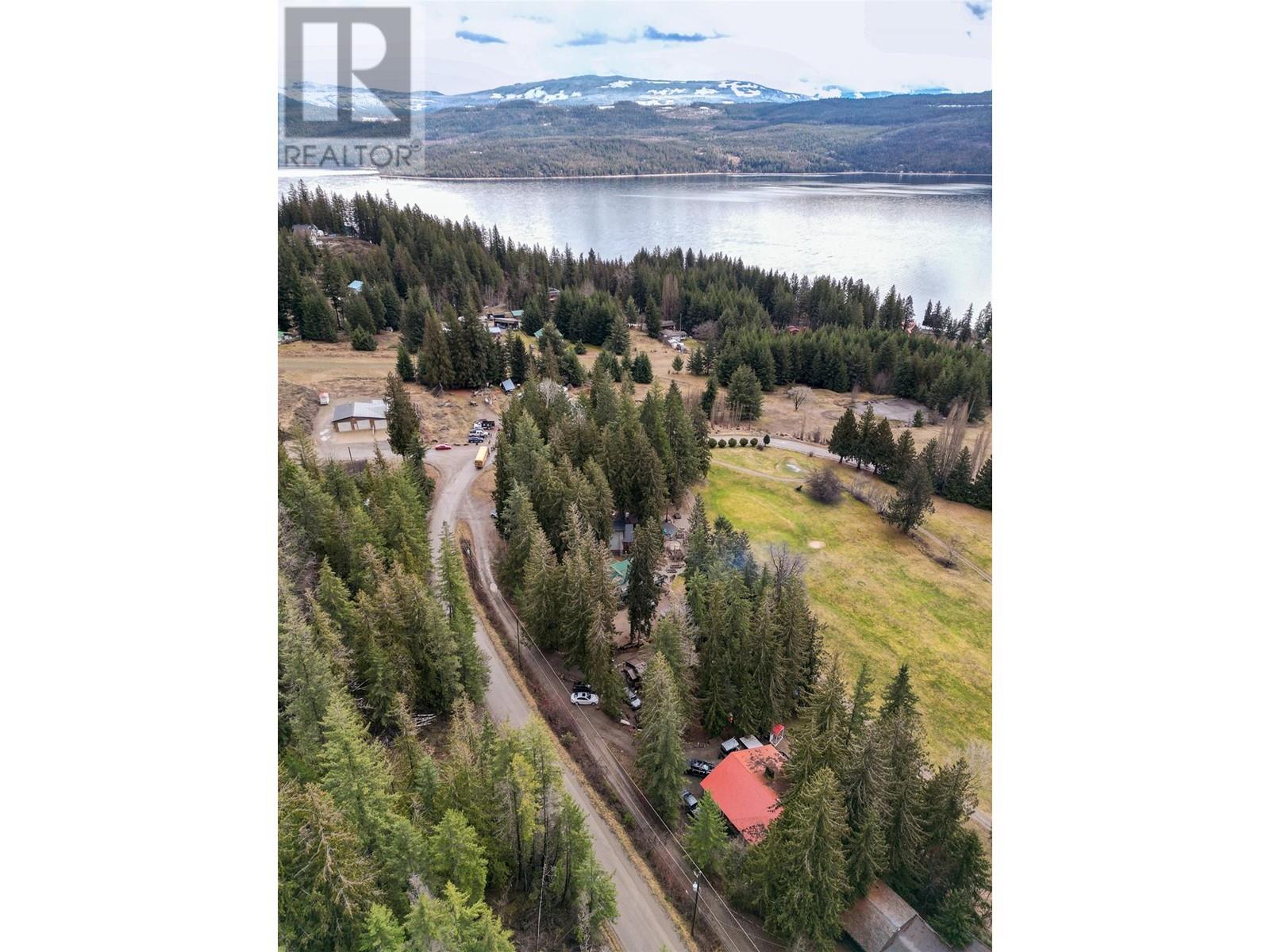 7796 Columbia Drive, Anglemont, British Columbia  V0E 1M8 - Photo 73 - 10339440