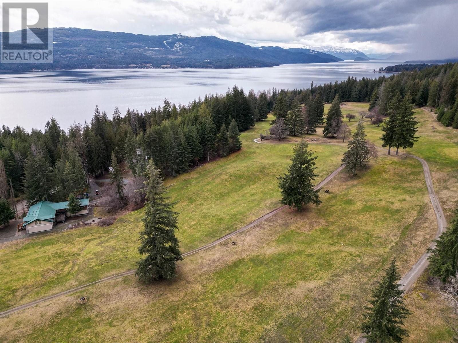 7796 Columbia Drive, Anglemont, British Columbia  V0E 1M8 - Photo 71 - 10339440