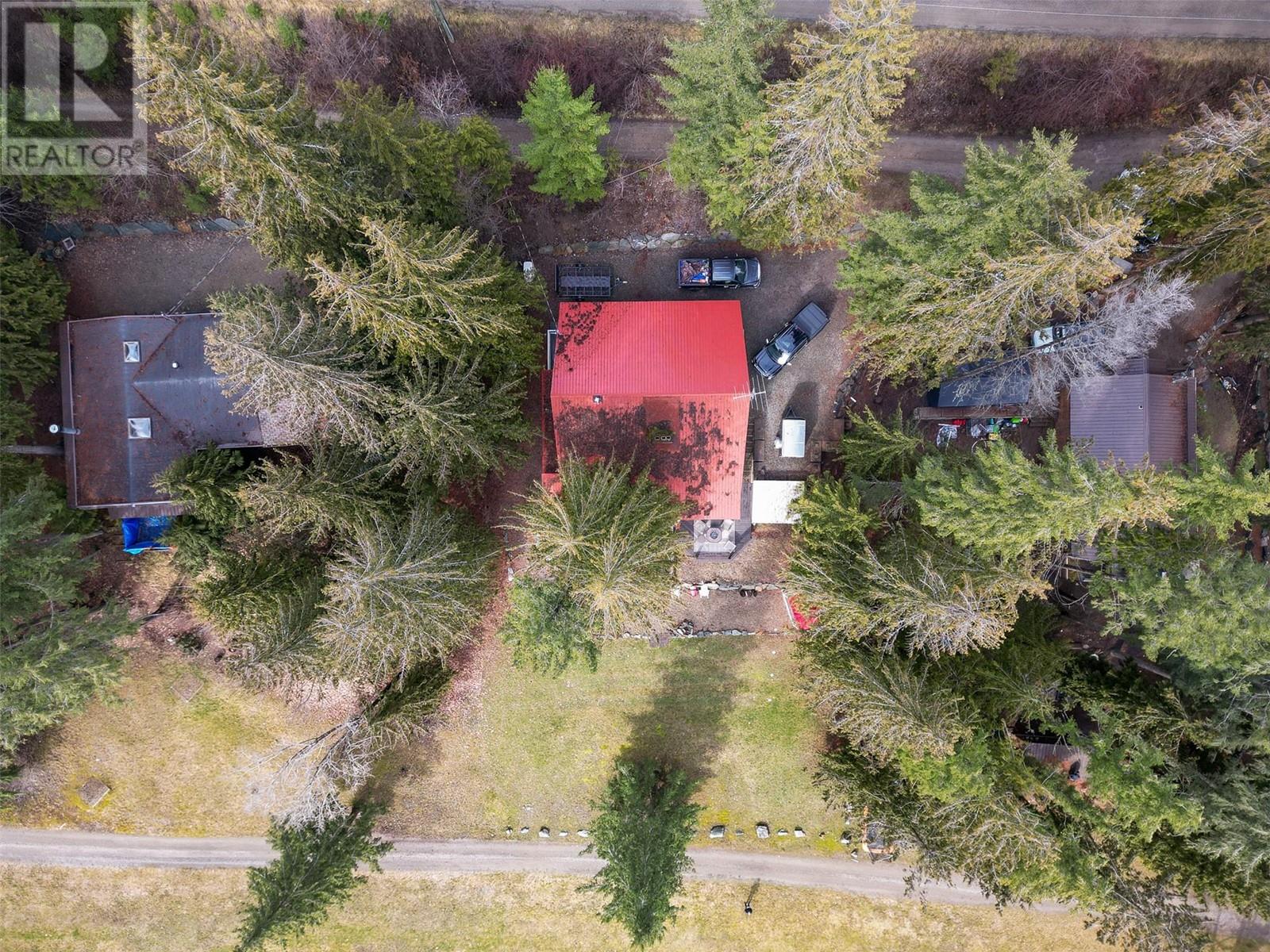 7796 Columbia Drive, Anglemont, British Columbia  V0E 1M8 - Photo 68 - 10339440