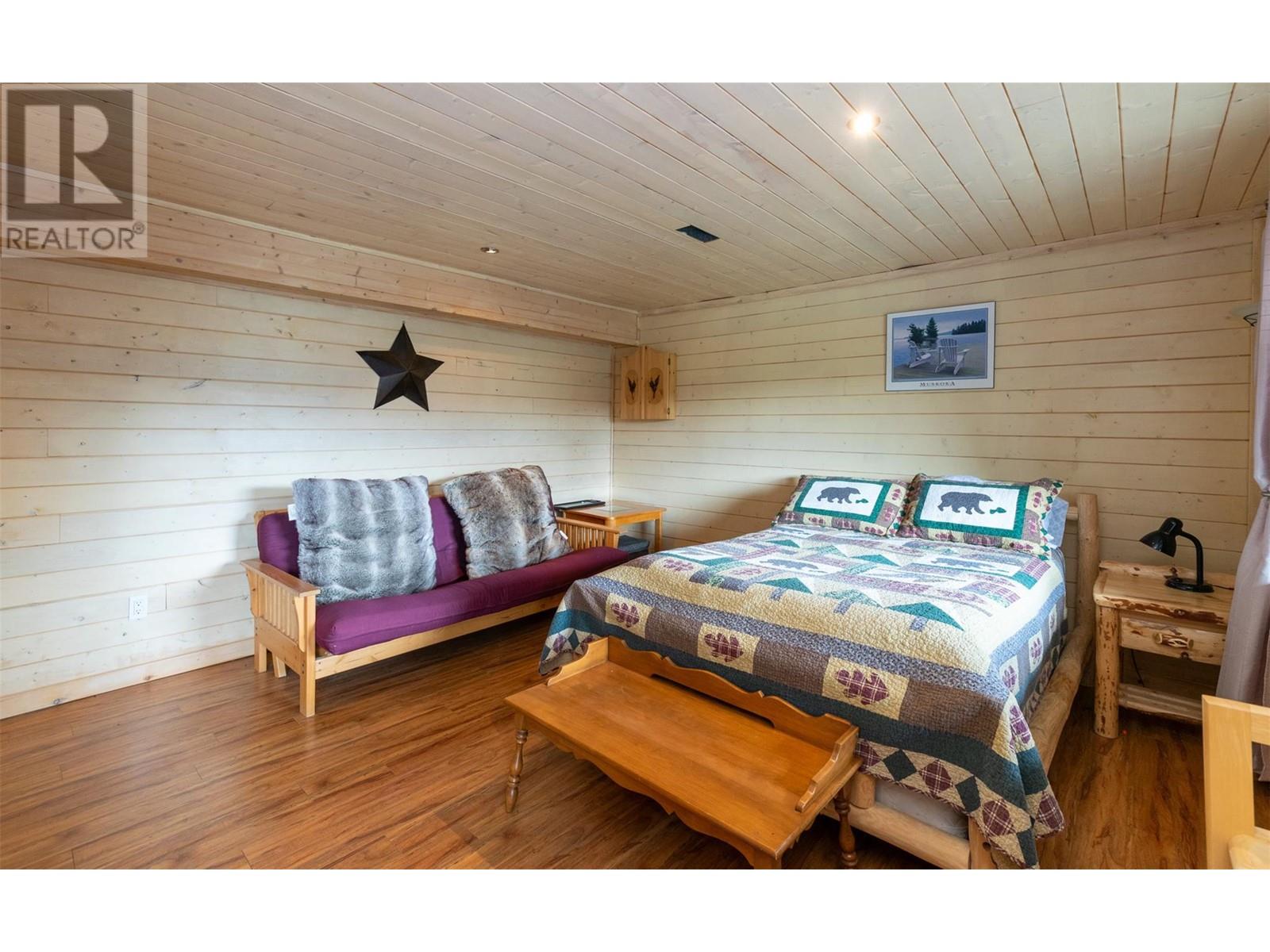 7796 Columbia Drive, Anglemont, British Columbia  V0E 1M8 - Photo 38 - 10339440