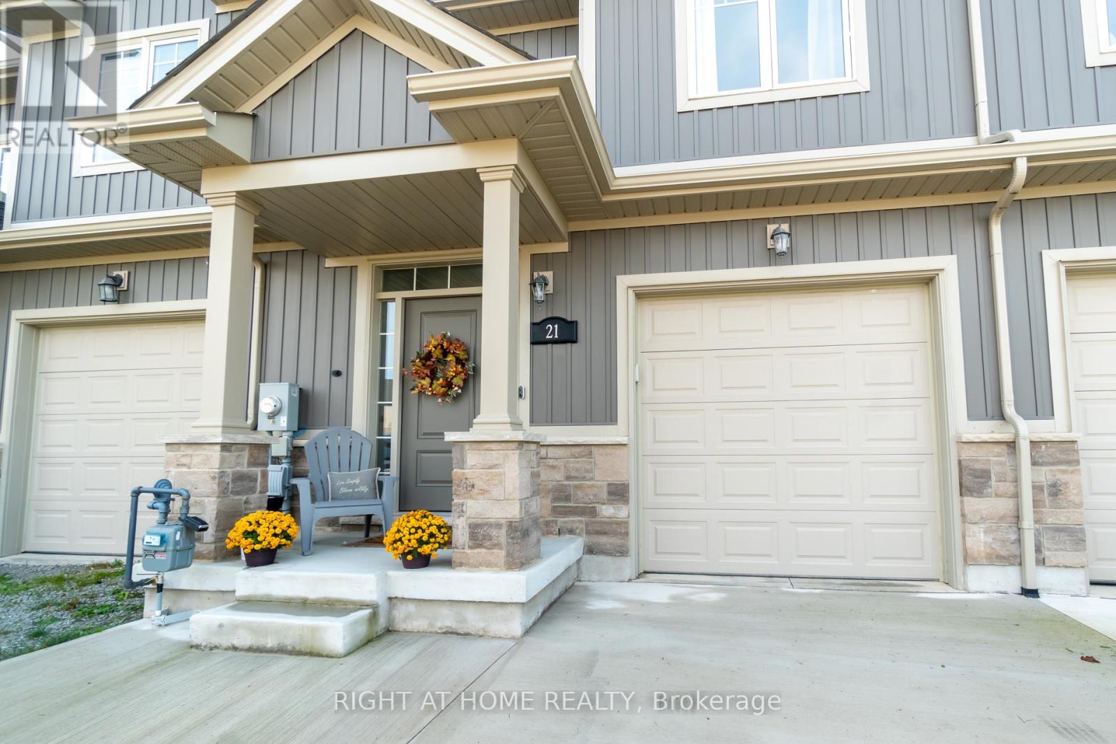 Property at 21 LAMB CRESCENT image 2
