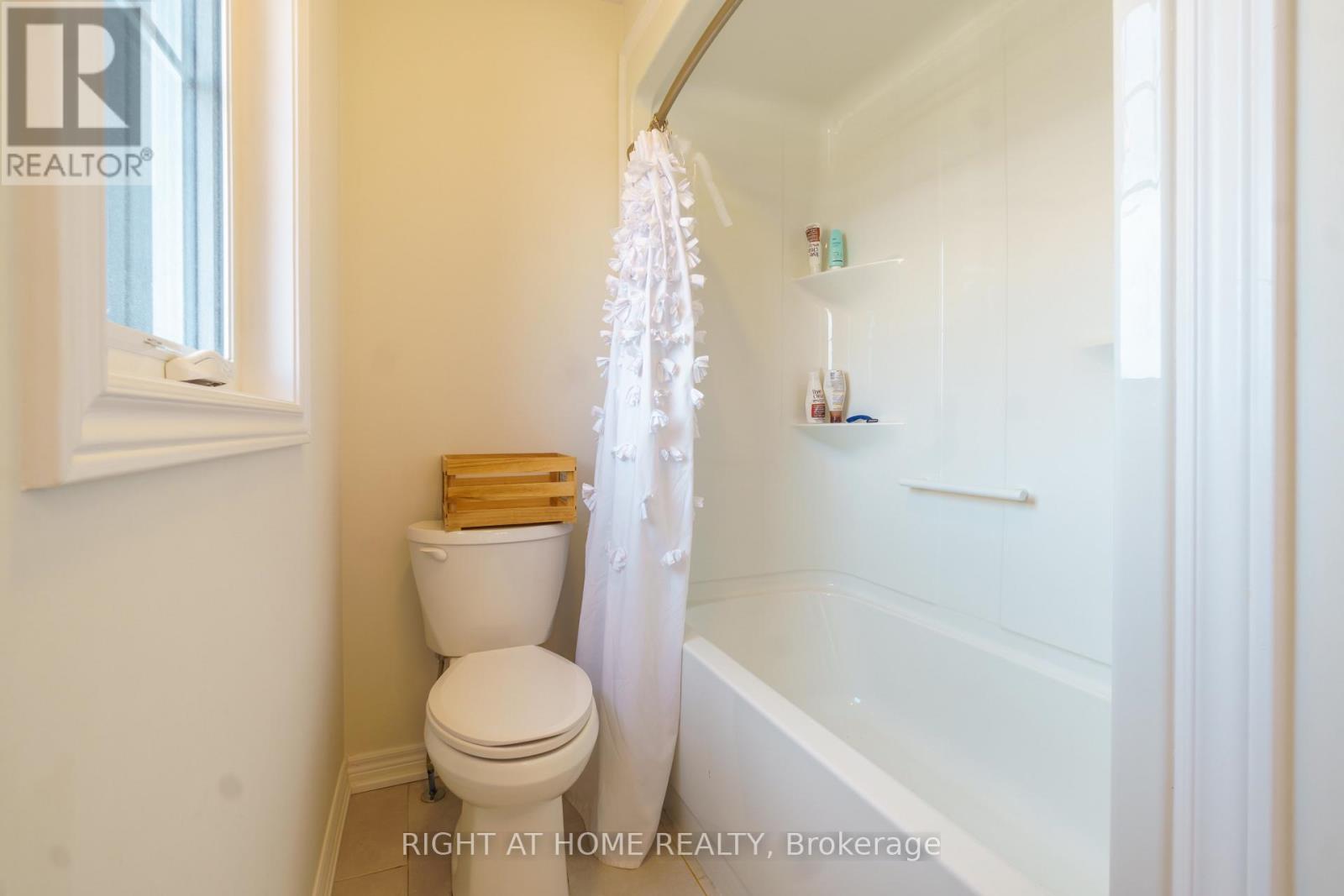 21 Lamb Crescent, Thorold, Ontario  L3C 7M5 - Photo 23 - X12024654
