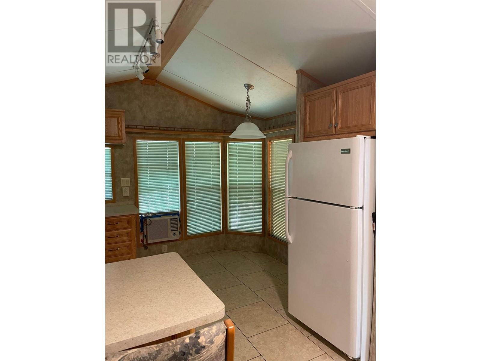 8821 3/95 Highway, Yahk, British Columbia  V0B 2P0 - Photo 10 - 10339133