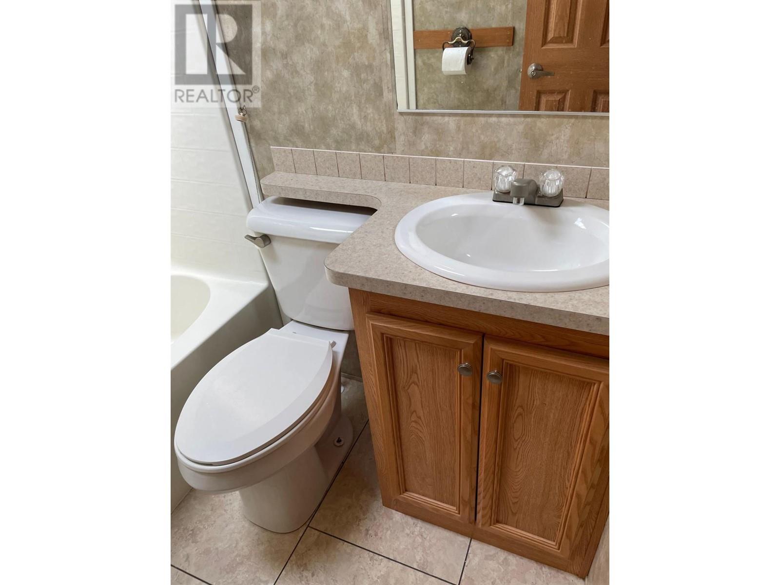 8821 3/95 Highway, Yahk, British Columbia  V0B 2P0 - Photo 12 - 10339133