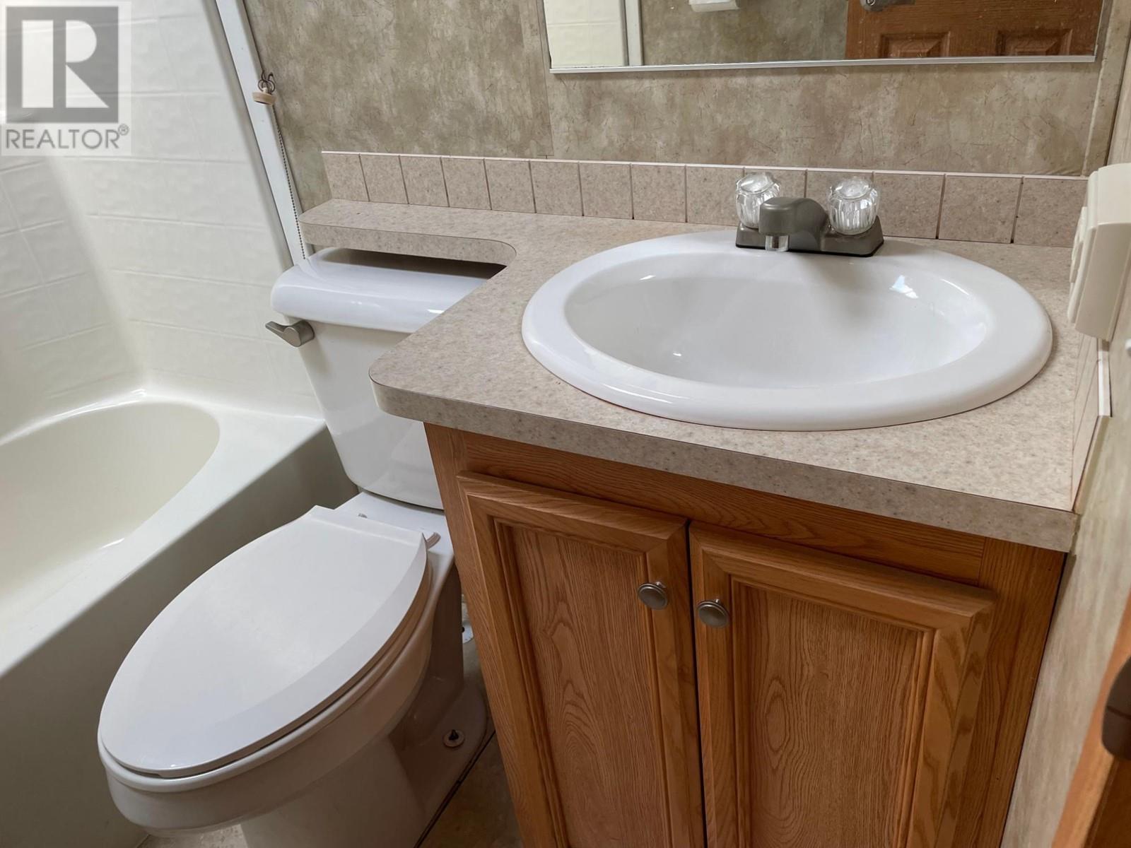 8821 3/95 Highway, Yahk, British Columbia  V0B 2P0 - Photo 14 - 10339133