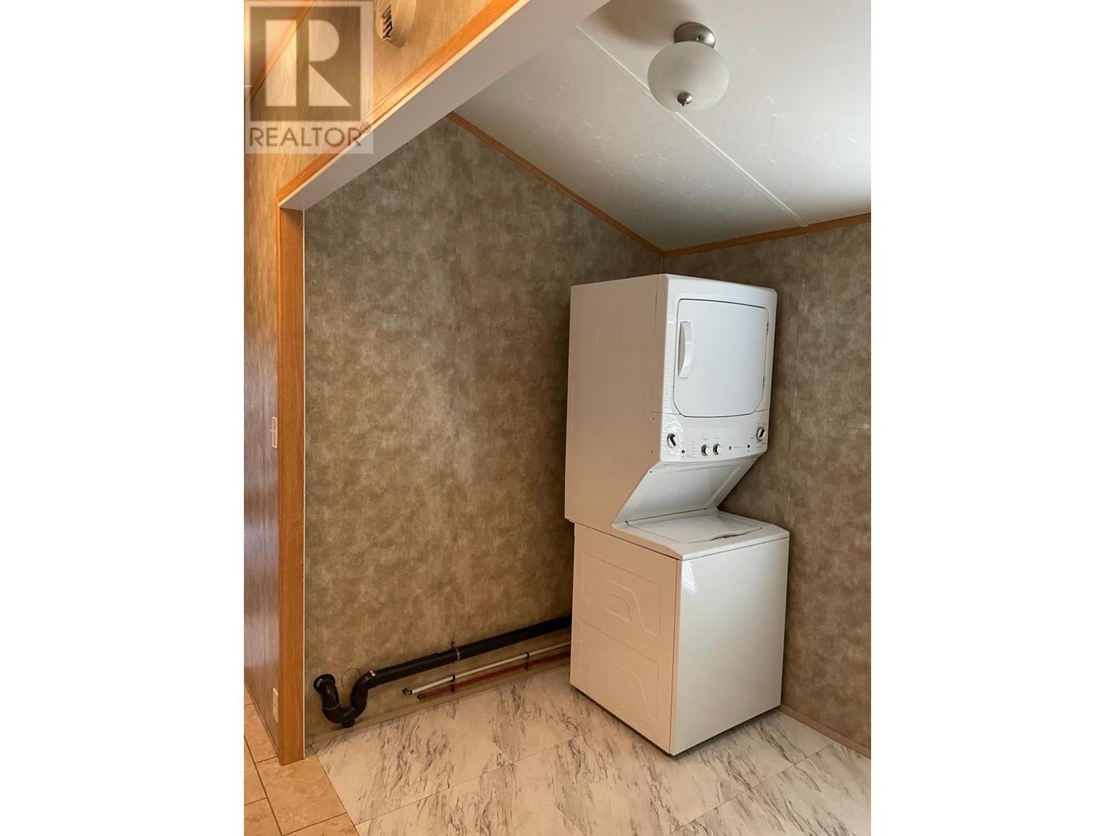 8821 3/95 Highway, Yahk, British Columbia  V0B 2P0 - Photo 16 - 10339133