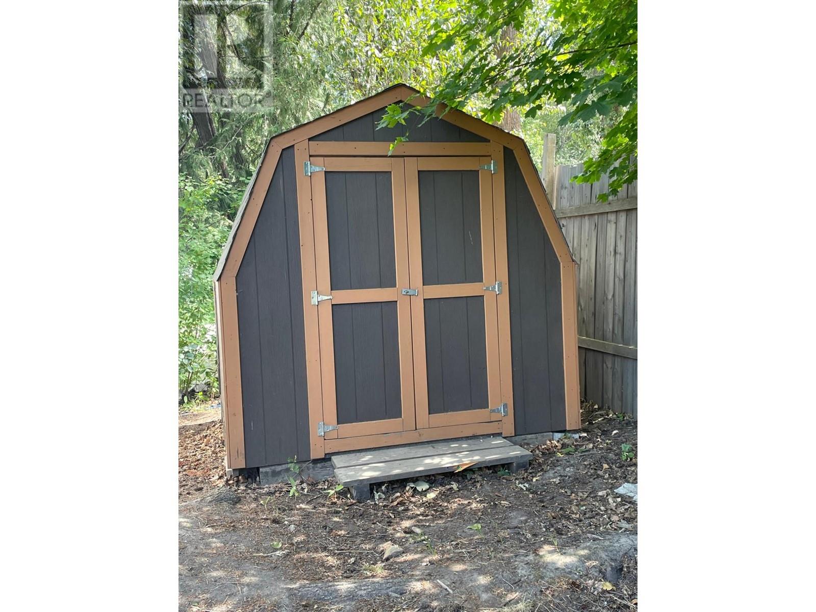 8821 3/95 Highway, Yahk, British Columbia  V0B 2P0 - Photo 24 - 10339133