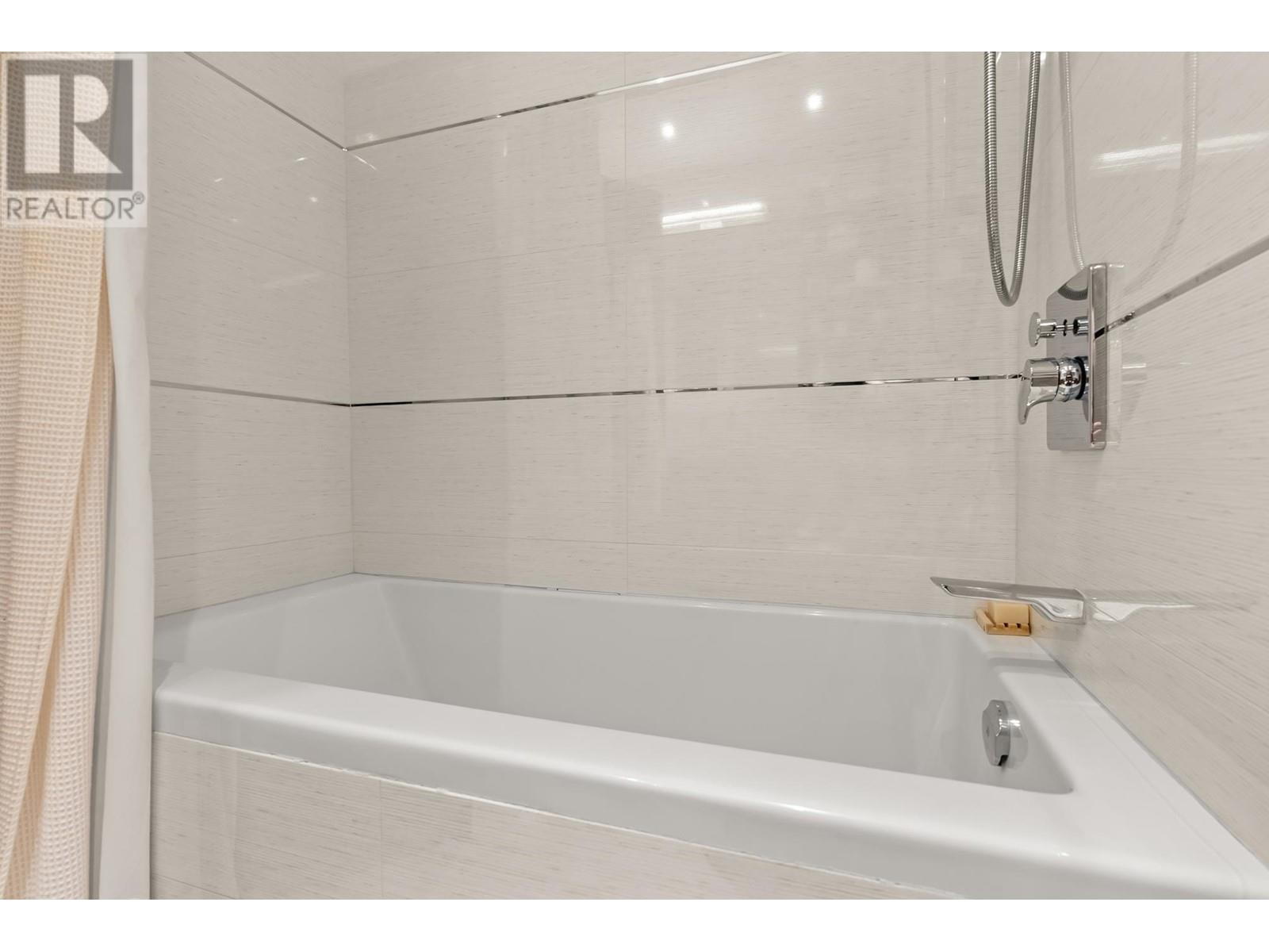 303 2335 York Avenue, Vancouver, British Columbia  V6K 1C8 - Photo 14 - R2978752