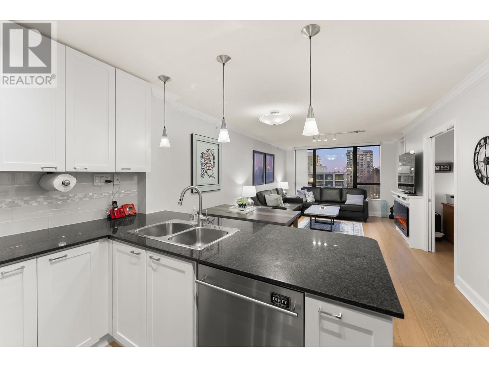 Listing Picture 3 of 34 : 506 7138 COLLIER STREET, Burnaby / 本拿比 - 魯藝地產 Yvonne Lu Group - MLS Medallion Club Member