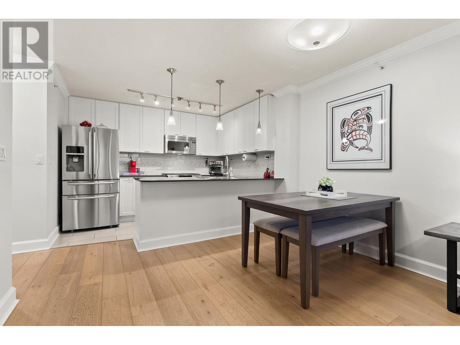 Listing Picture 4 of 34 : 506 7138 COLLIER STREET, Burnaby / 本拿比 - 魯藝地產 Yvonne Lu Group - MLS Medallion Club Member