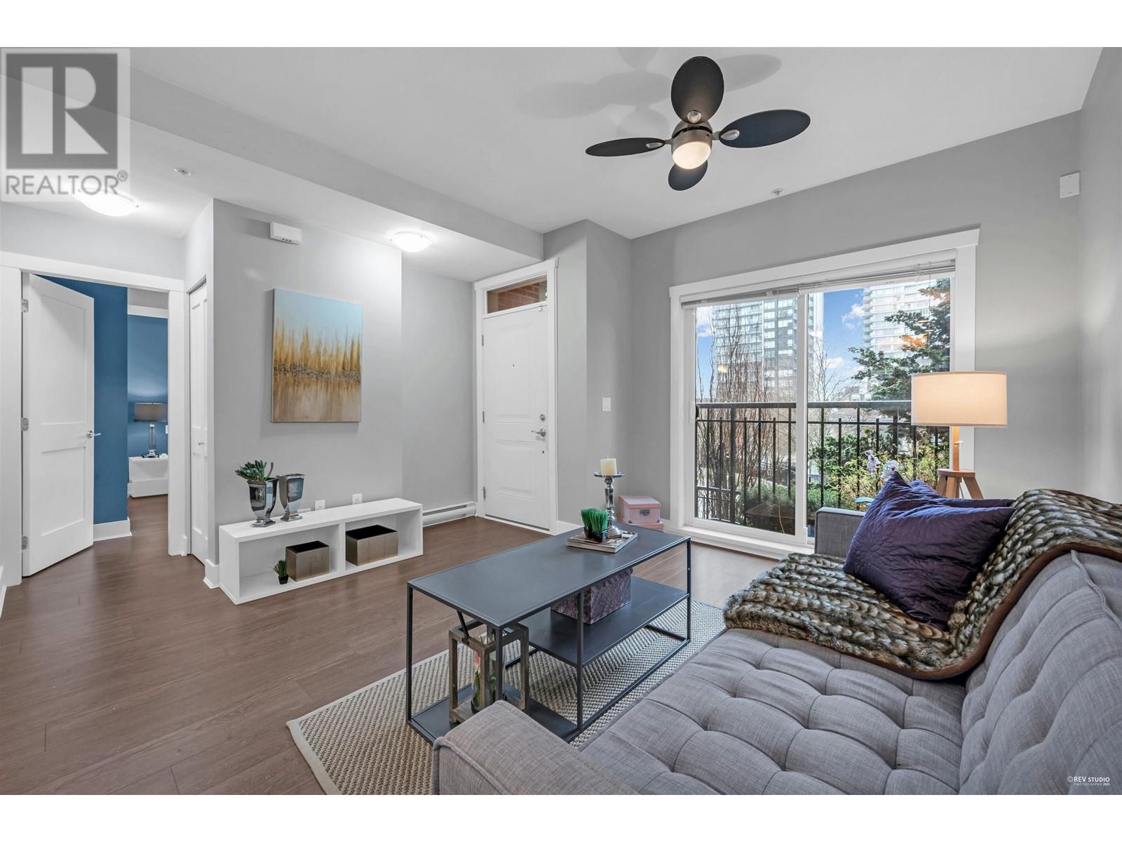 202 828 Royal Avenue, New Westminster, British Columbia  V3M 1J9 - Photo 4 - R2978776
