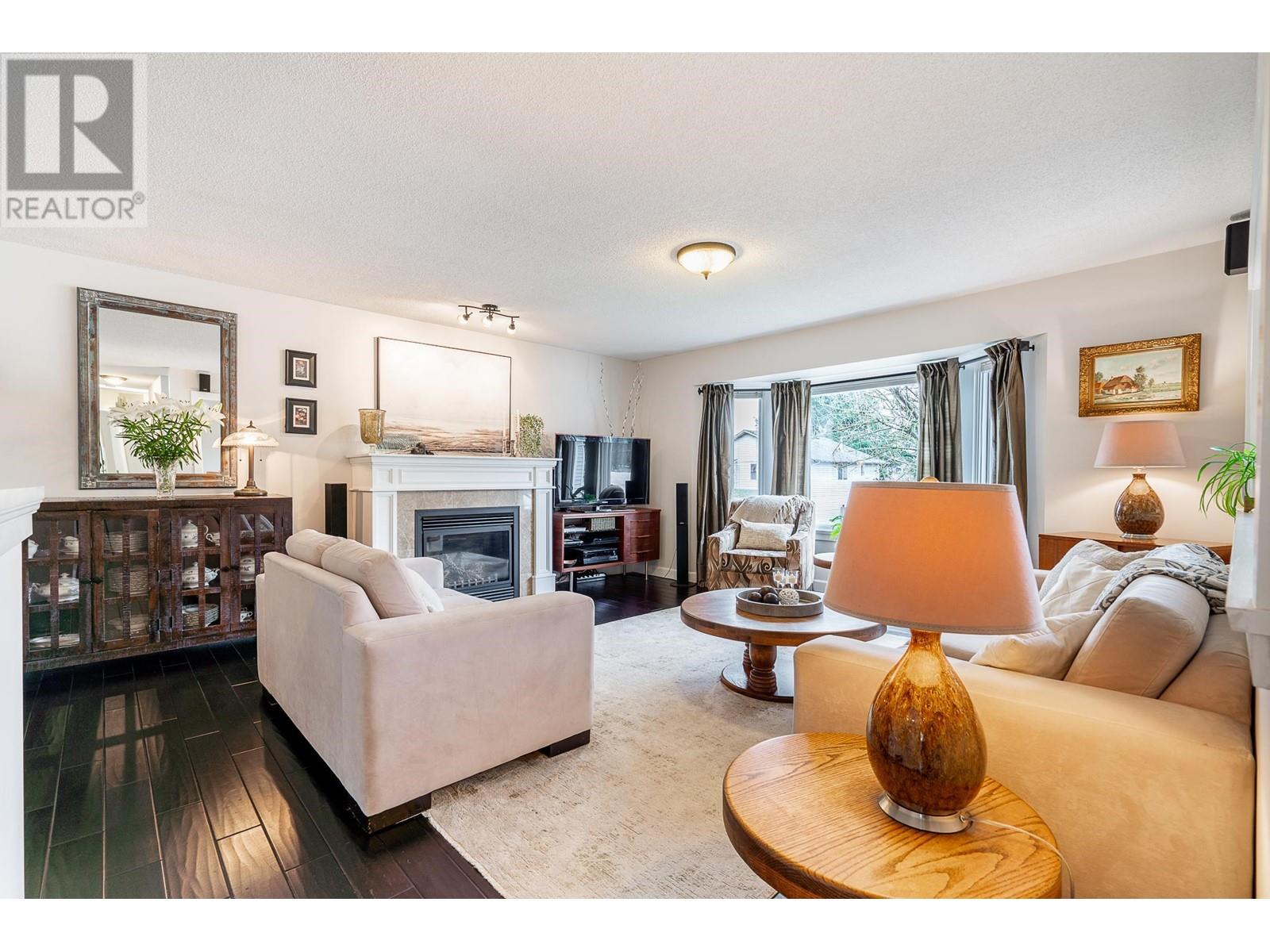 12122 207a Street, Maple Ridge, British Columbia  V2X 9S8 - Photo 2 - R2978824