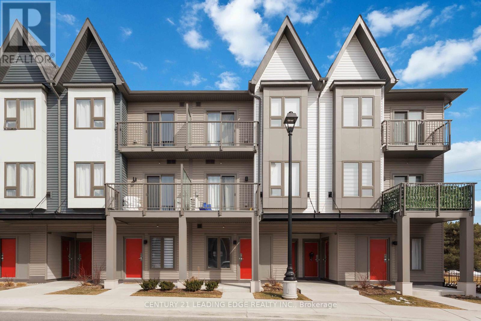 Property at 817 - 2635 WILLIAM JACKSON DRIVE image 3