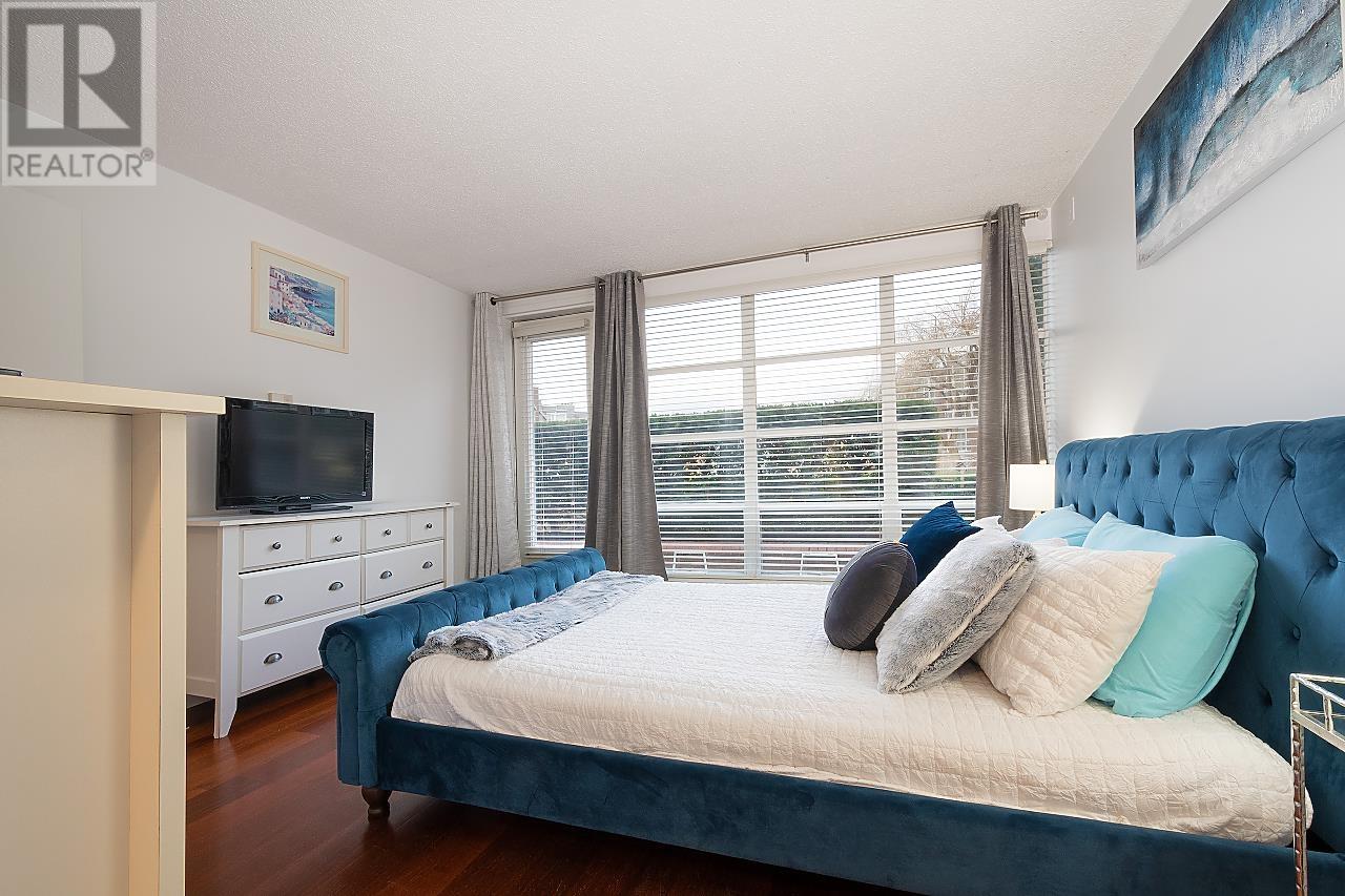 Listing Picture 13 of 22 : 207 1515 W 2ND AVENUE, Vancouver / 溫哥華 - 魯藝地產 Yvonne Lu Group - MLS Medallion Club Member