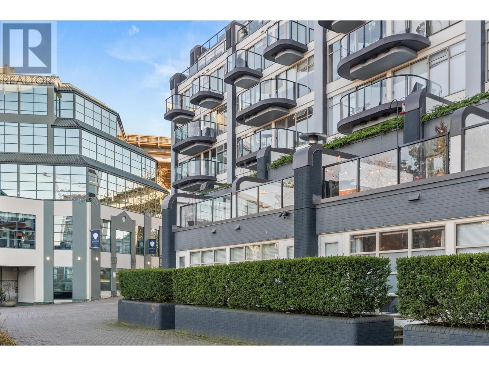 Listing Picture 17 of 22 : 207 1515 W 2ND AVENUE, Vancouver / 溫哥華 - 魯藝地產 Yvonne Lu Group - MLS Medallion Club Member