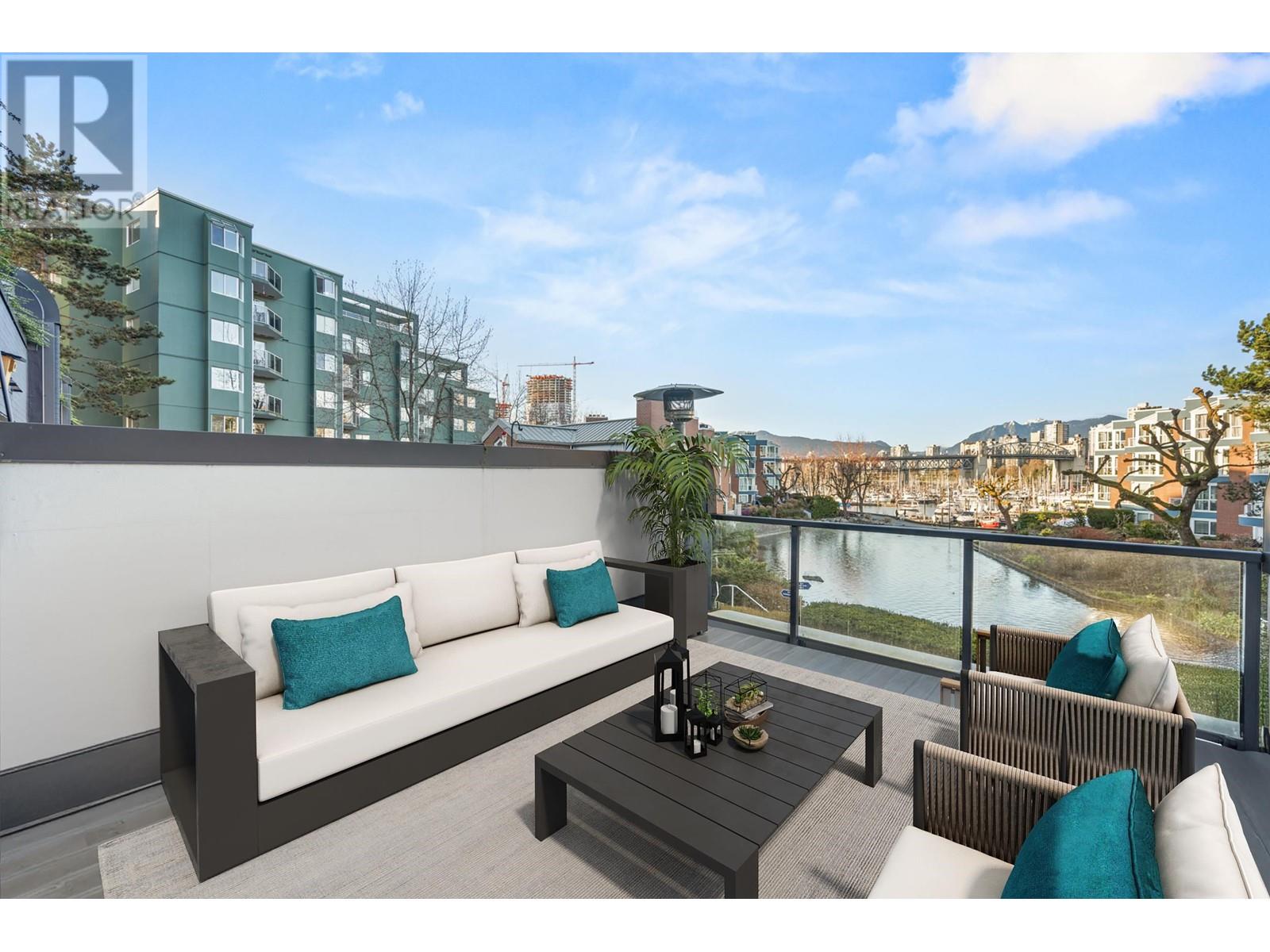 207 1515 W 2ND AVENUE, Vancouver