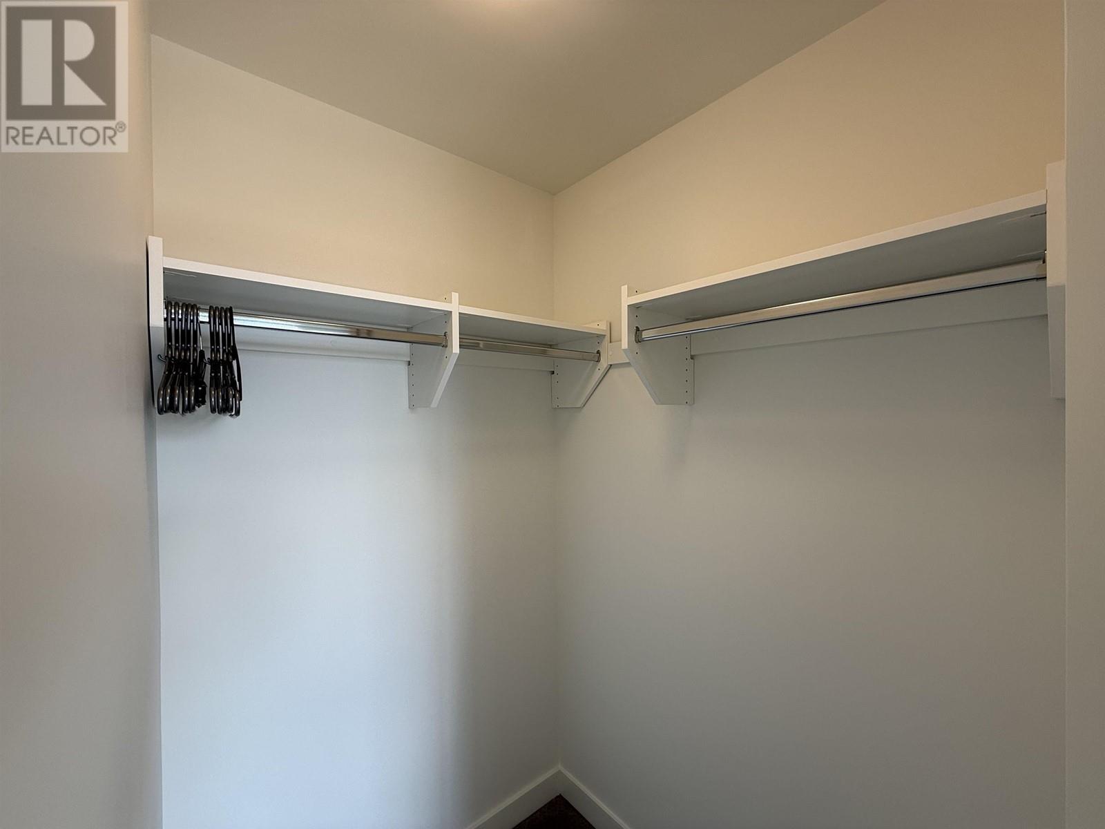 Listing Picture 13 of 21 : 313 7123 11TH AVENUE, Burnaby / 本拿比 - 魯藝地產 Yvonne Lu Group - MLS Medallion Club Member