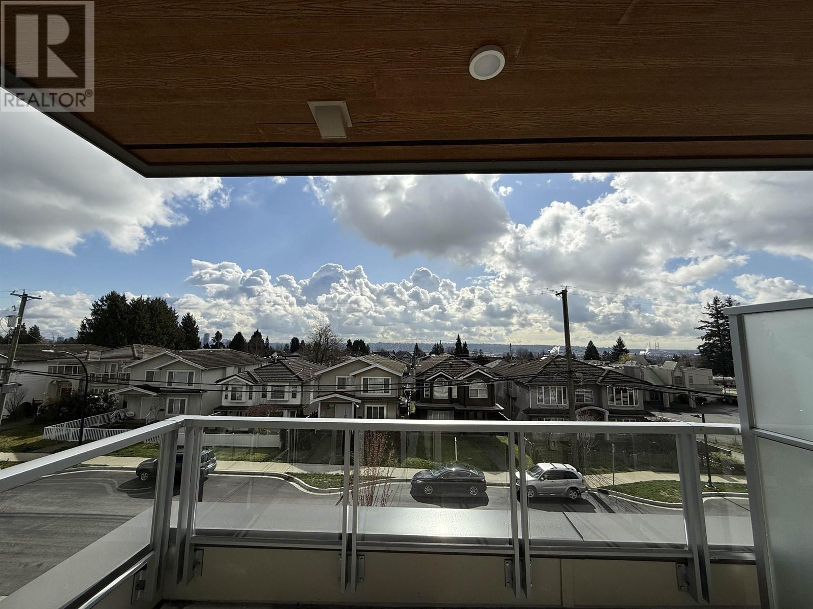 Listing Picture 14 of 21 : 313 7123 11TH AVENUE, Burnaby / 本拿比 - 魯藝地產 Yvonne Lu Group - MLS Medallion Club Member