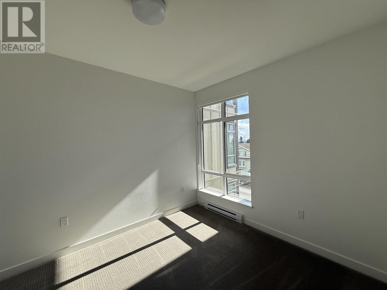 Listing Picture 12 of 21 : 313 7123 11TH AVENUE, Burnaby / 本拿比 - 魯藝地產 Yvonne Lu Group - MLS Medallion Club Member