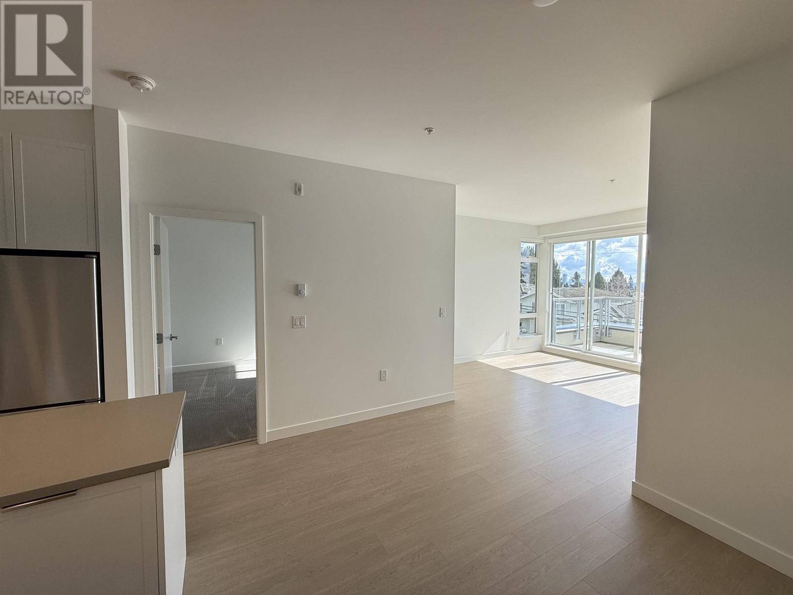 Listing Picture 8 of 21 : 313 7123 11TH AVENUE, Burnaby / 本拿比 - 魯藝地產 Yvonne Lu Group - MLS Medallion Club Member