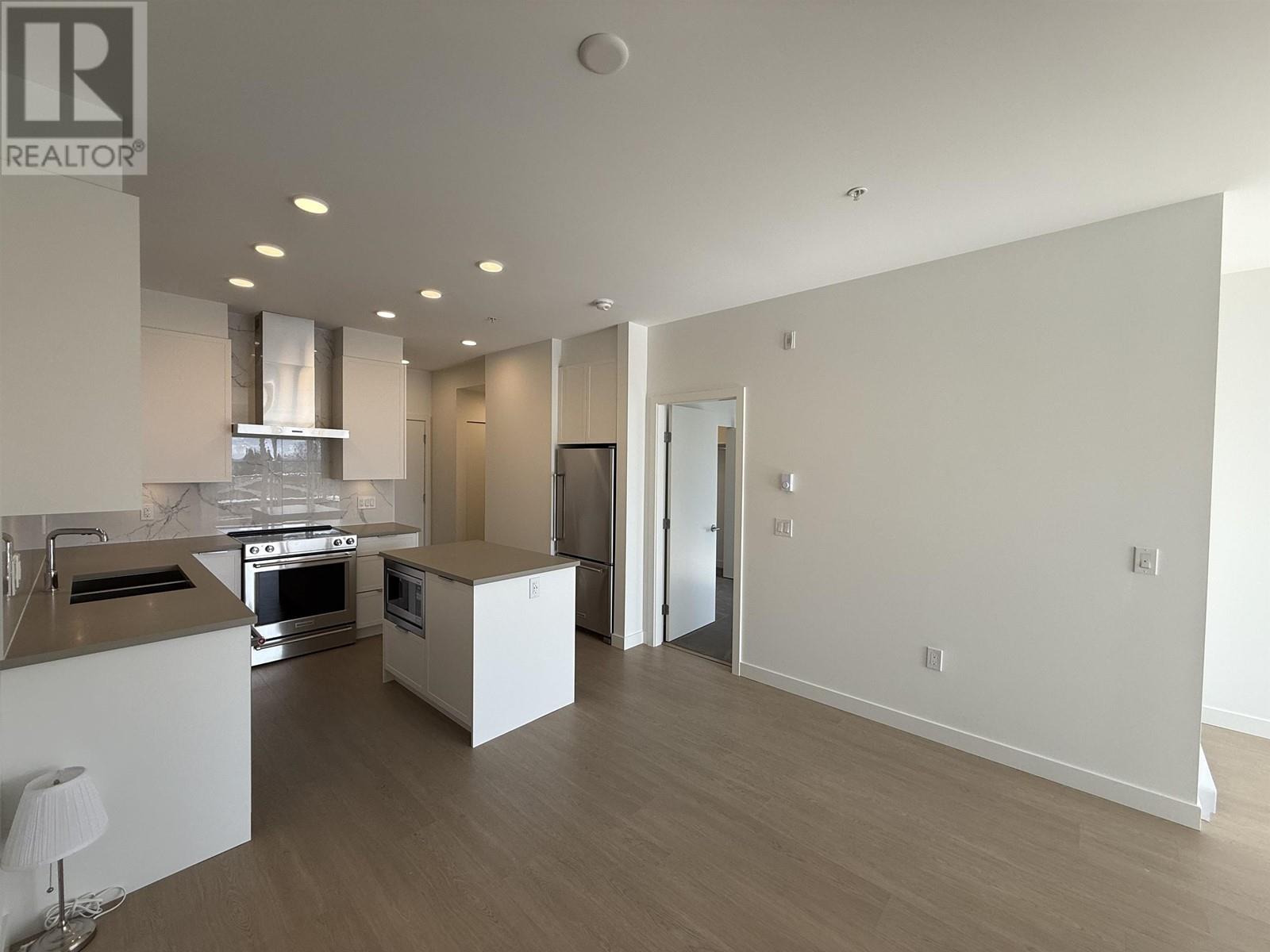 Listing Picture 7 of 21 : 313 7123 11TH AVENUE, Burnaby / 本拿比 - 魯藝地產 Yvonne Lu Group - MLS Medallion Club Member