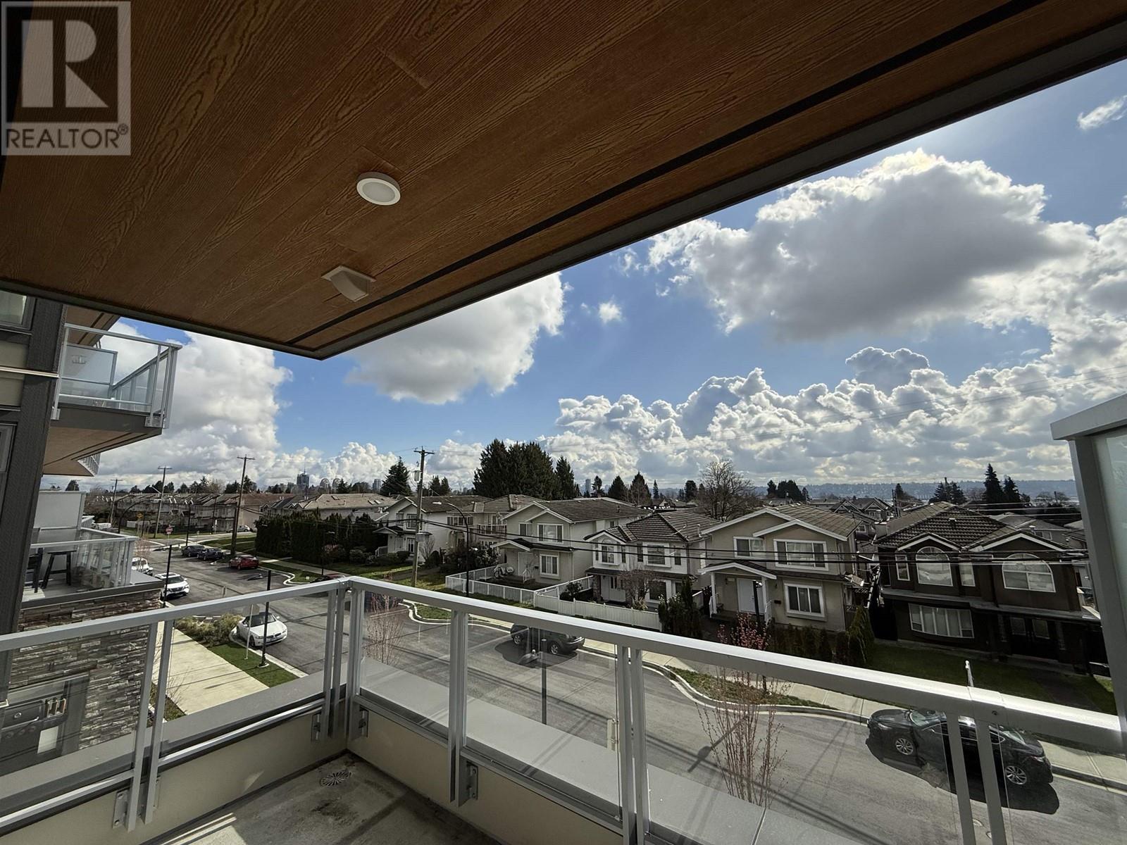 Listing Picture 16 of 21 : 313 7123 11TH AVENUE, Burnaby / 本拿比 - 魯藝地產 Yvonne Lu Group - MLS Medallion Club Member